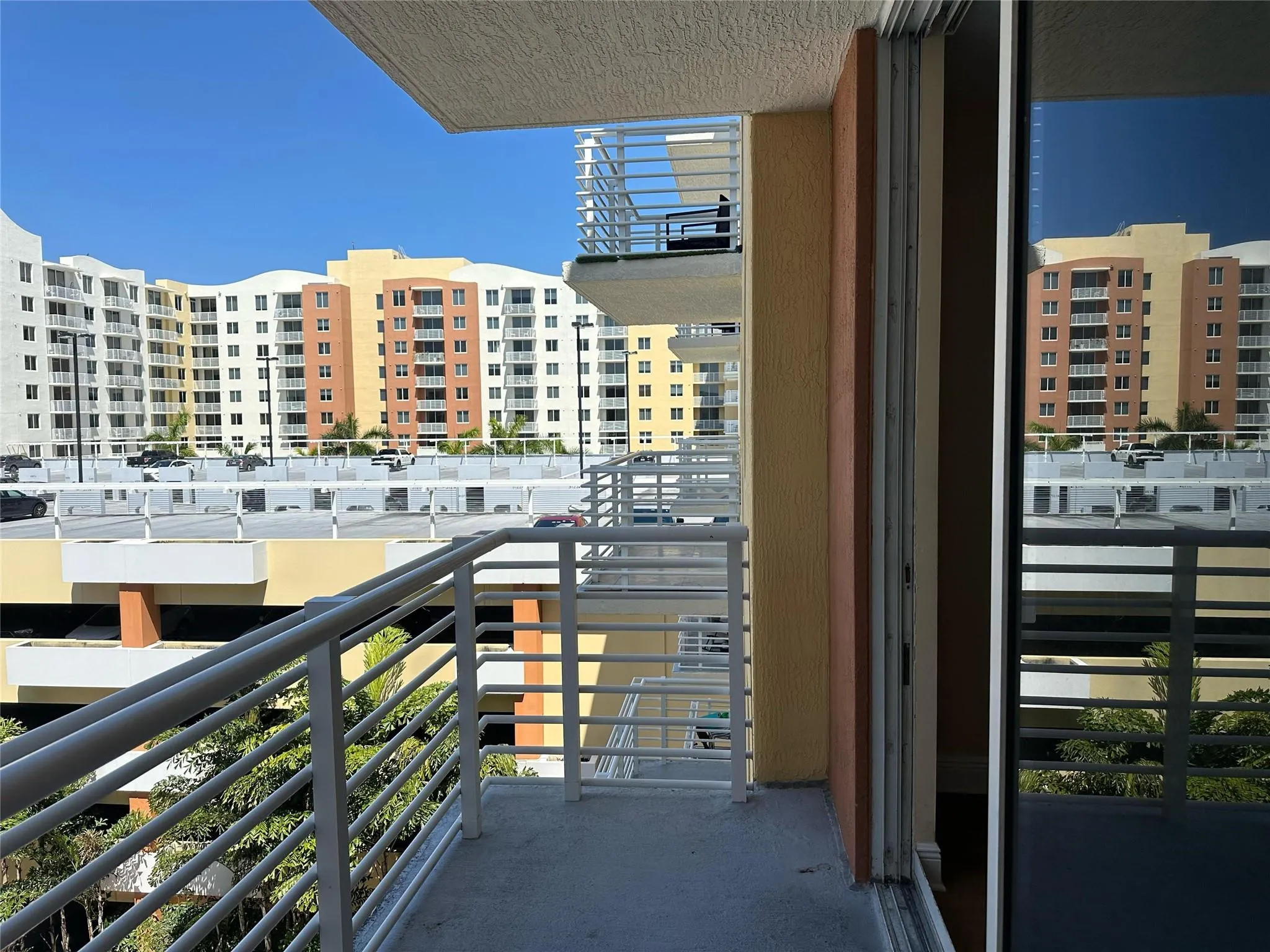 2775 NE 187TH Street #621