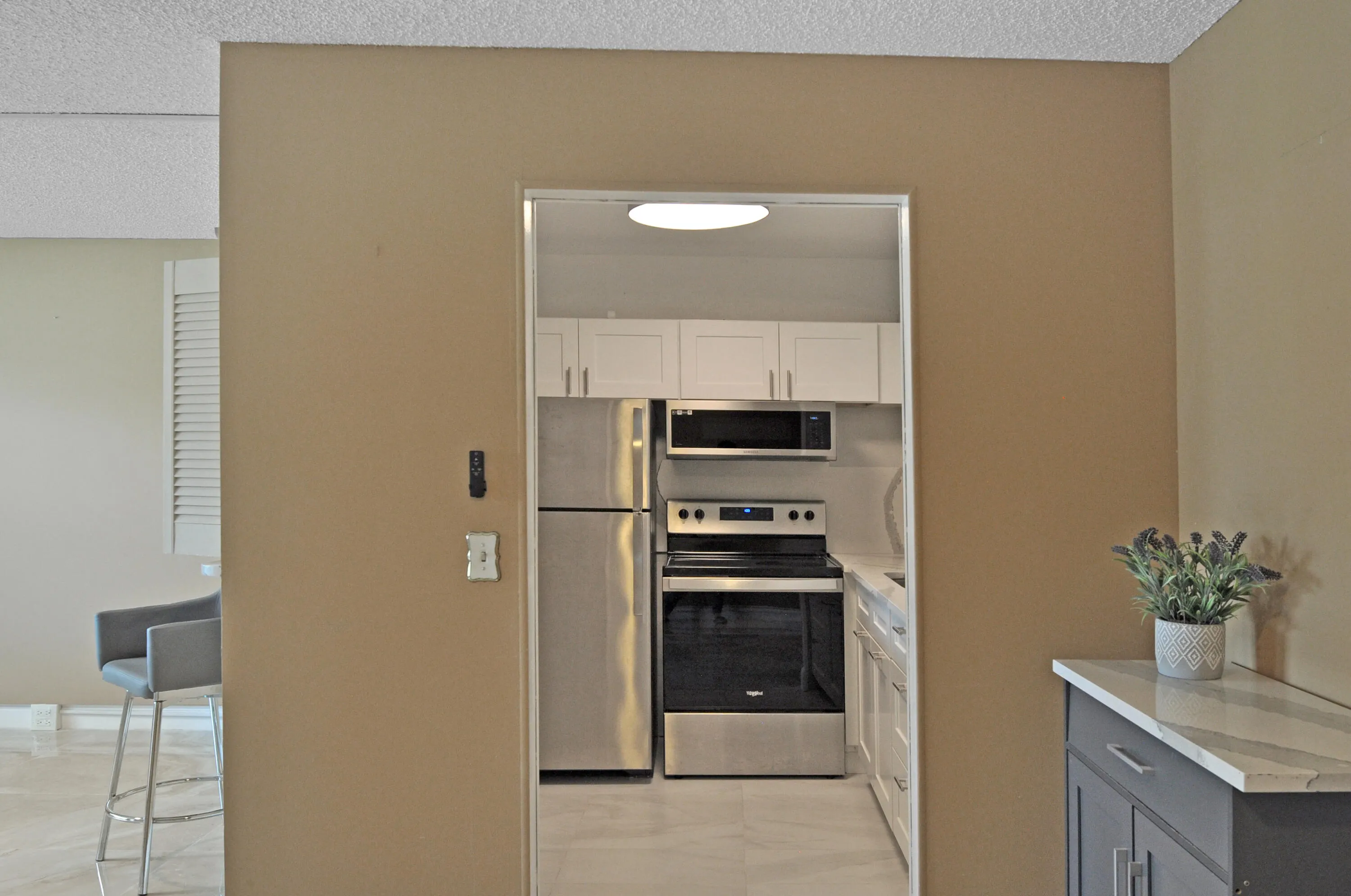 238 Chatham L