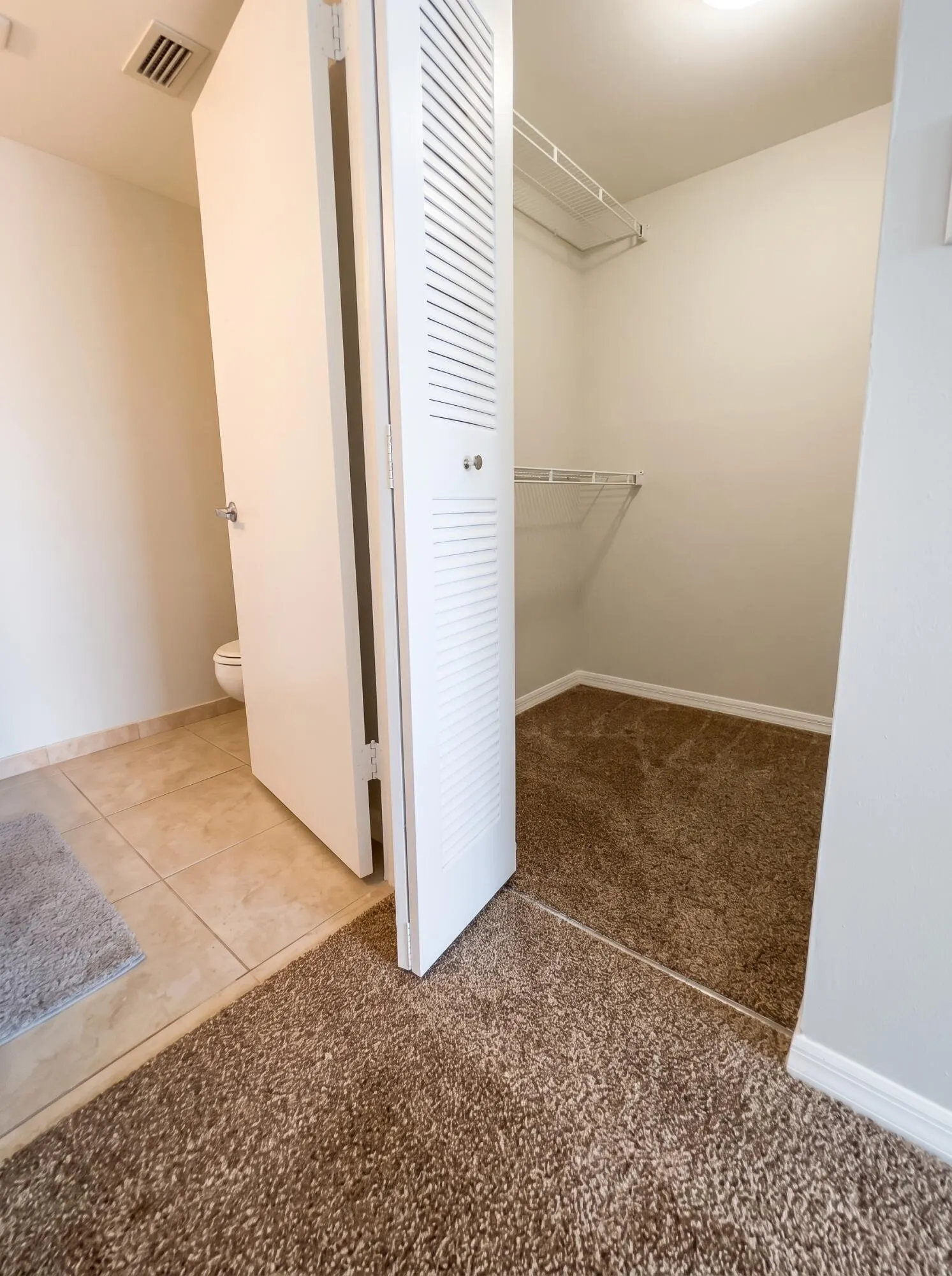 6101 GLENMOOR Drive