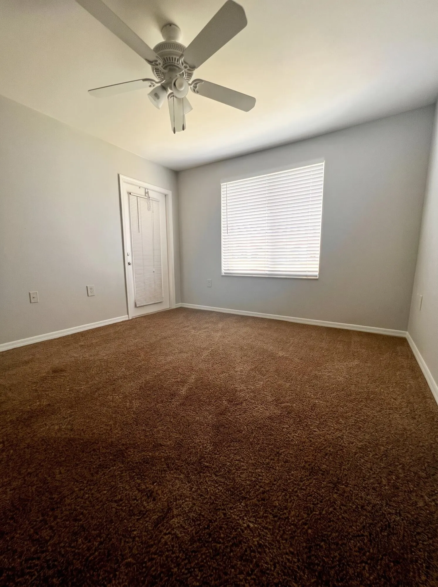 6101 GLENMOOR Drive