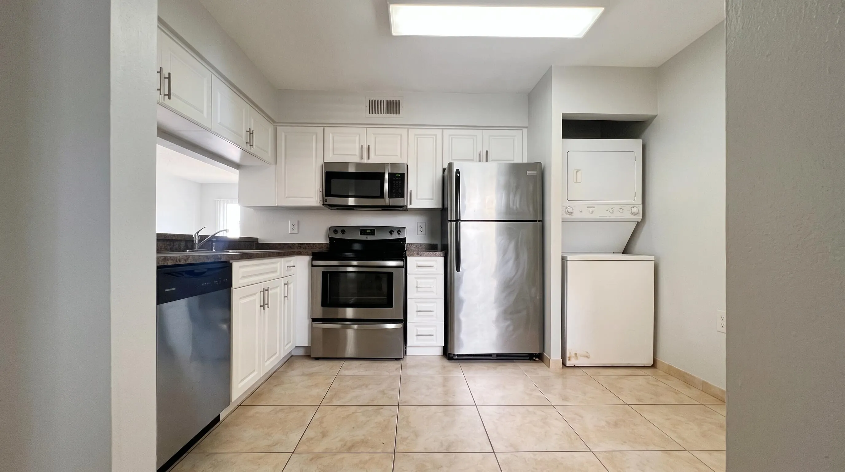 6101 GLENMOOR Drive