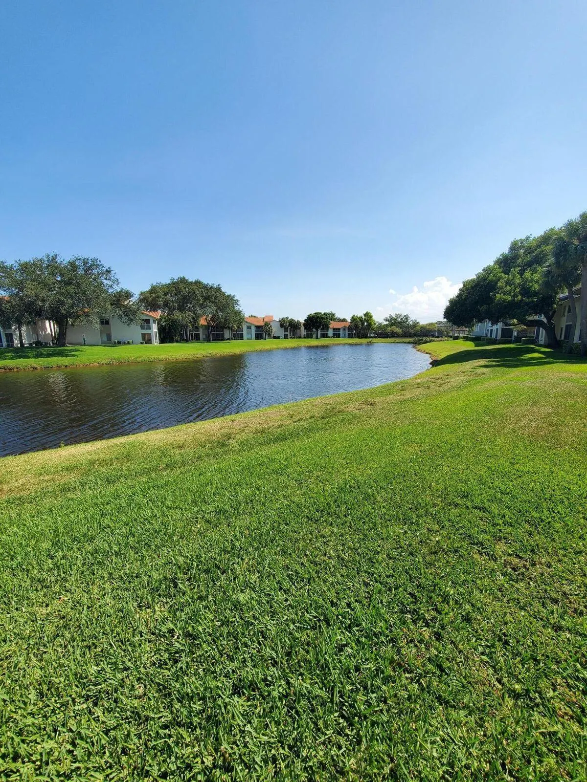 6101 GLENMOOR Drive