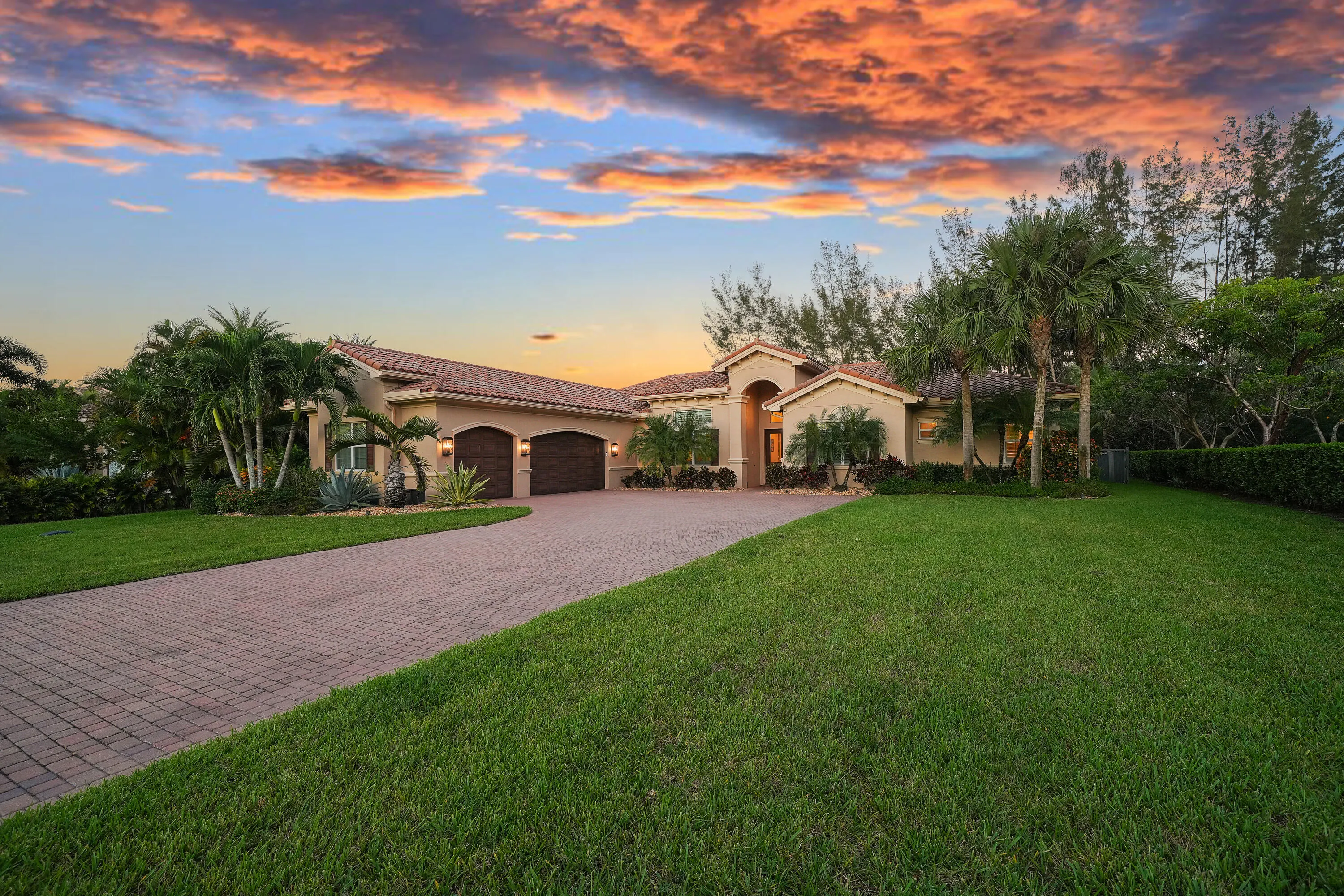 7630 Maywood Crest Drive
