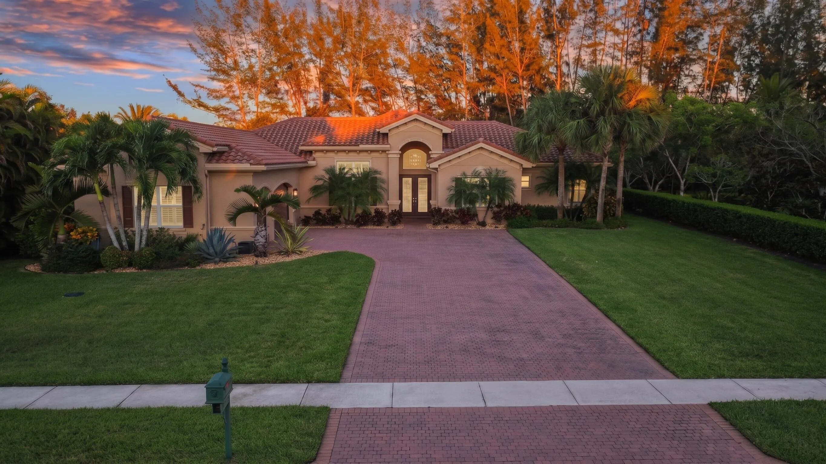 7630 Maywood Crest Drive