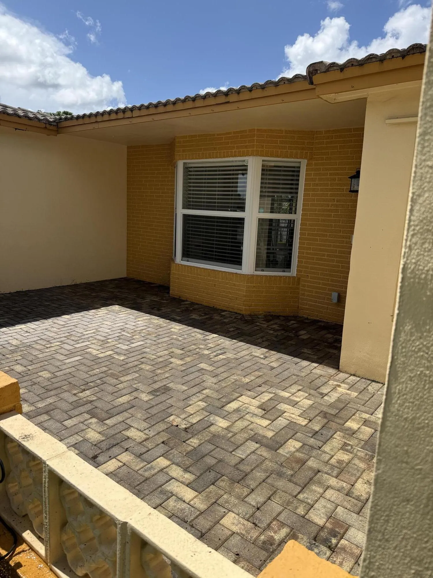6957 NW 9TH Court