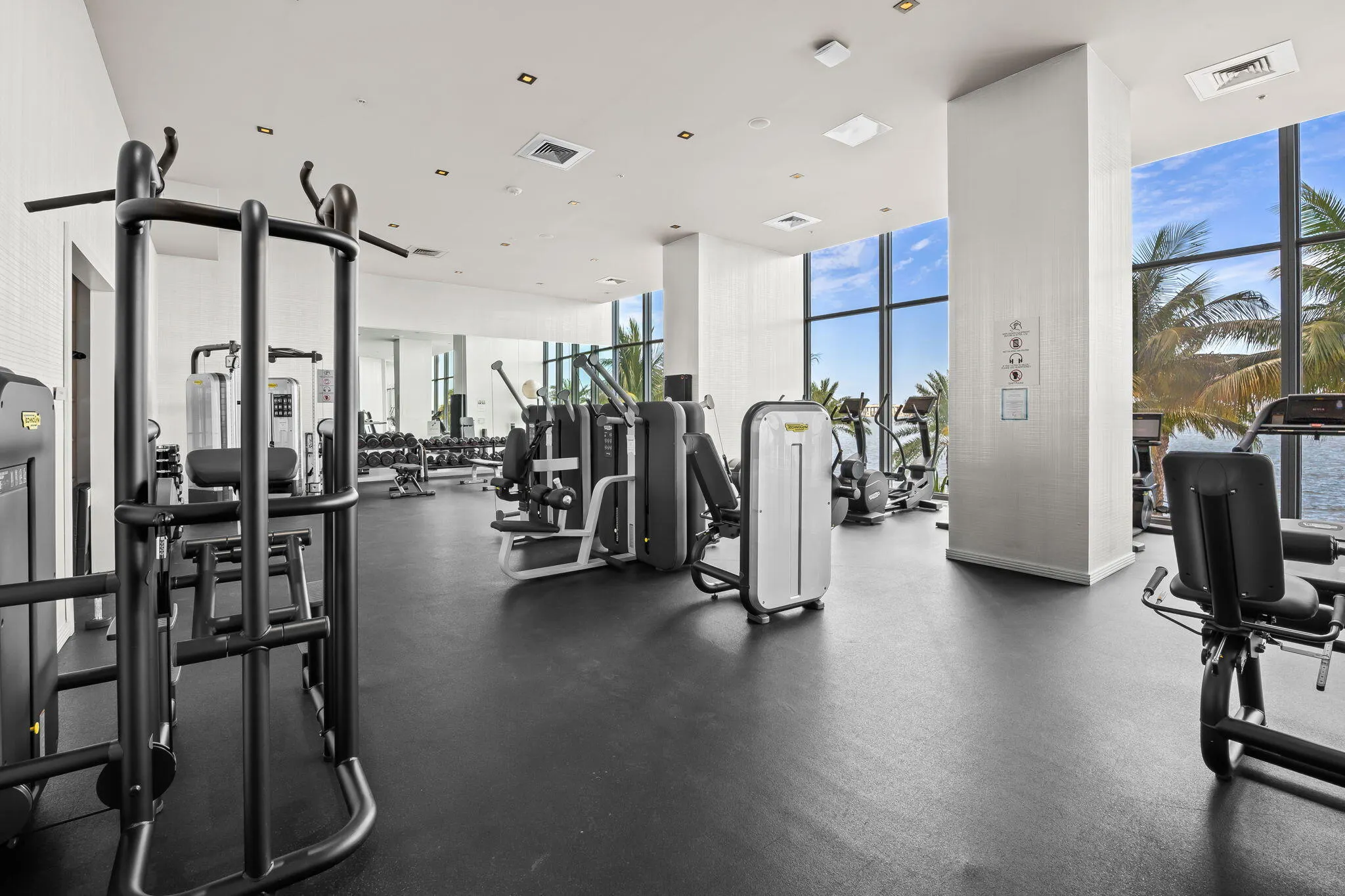 2900 NE 7th Avenue #1909