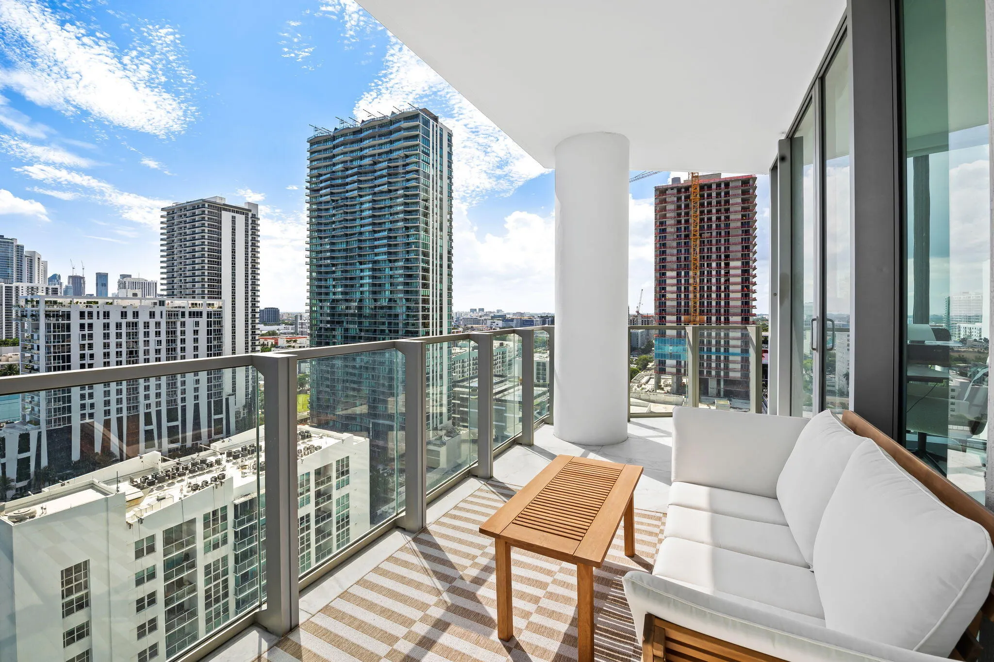 2900 NE 7th Avenue #1909