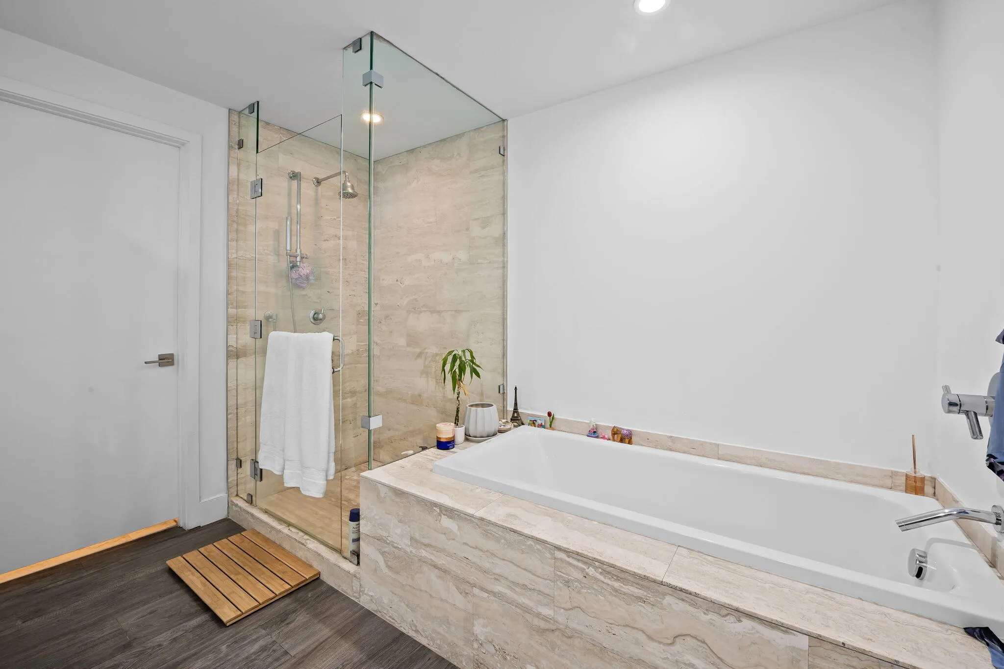 2900 NE 7th Avenue #1909