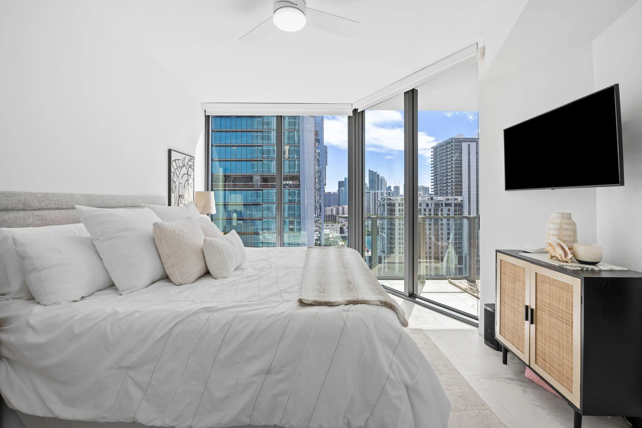 2900 NE 7th Avenue #1909