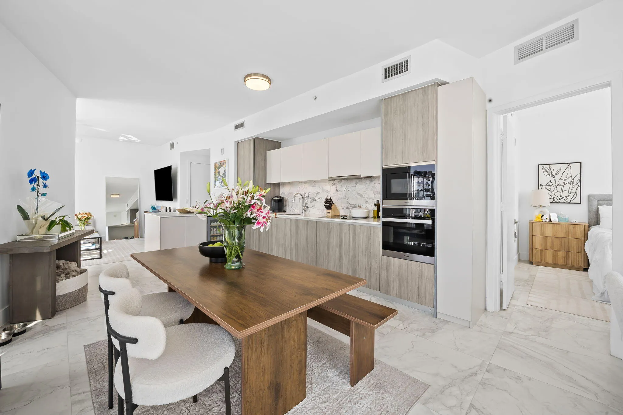 2900 NE 7th Avenue #1909