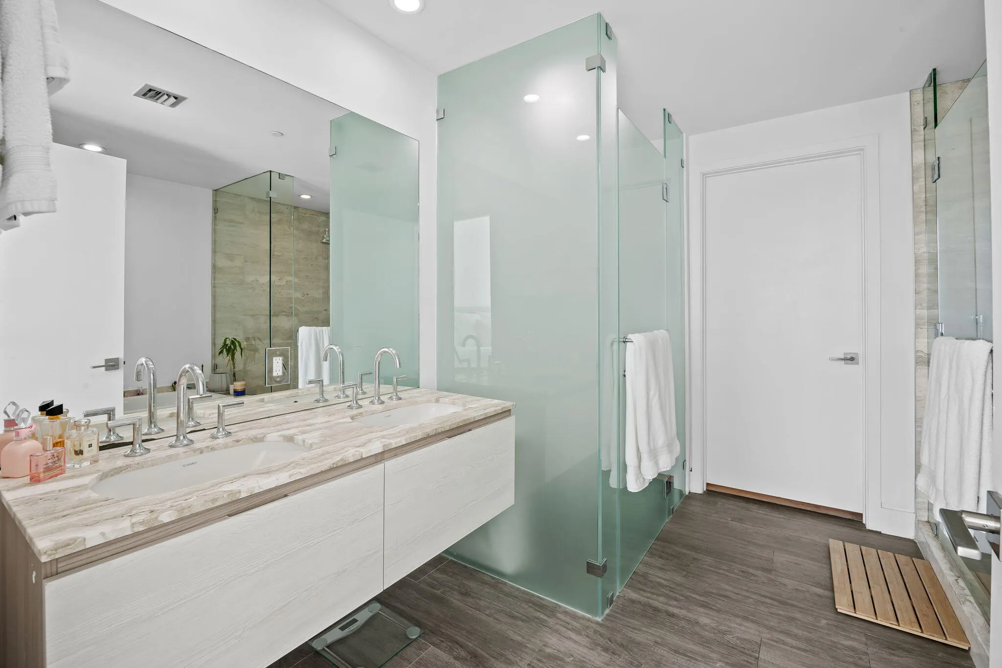 2900 NE 7th Avenue #1909