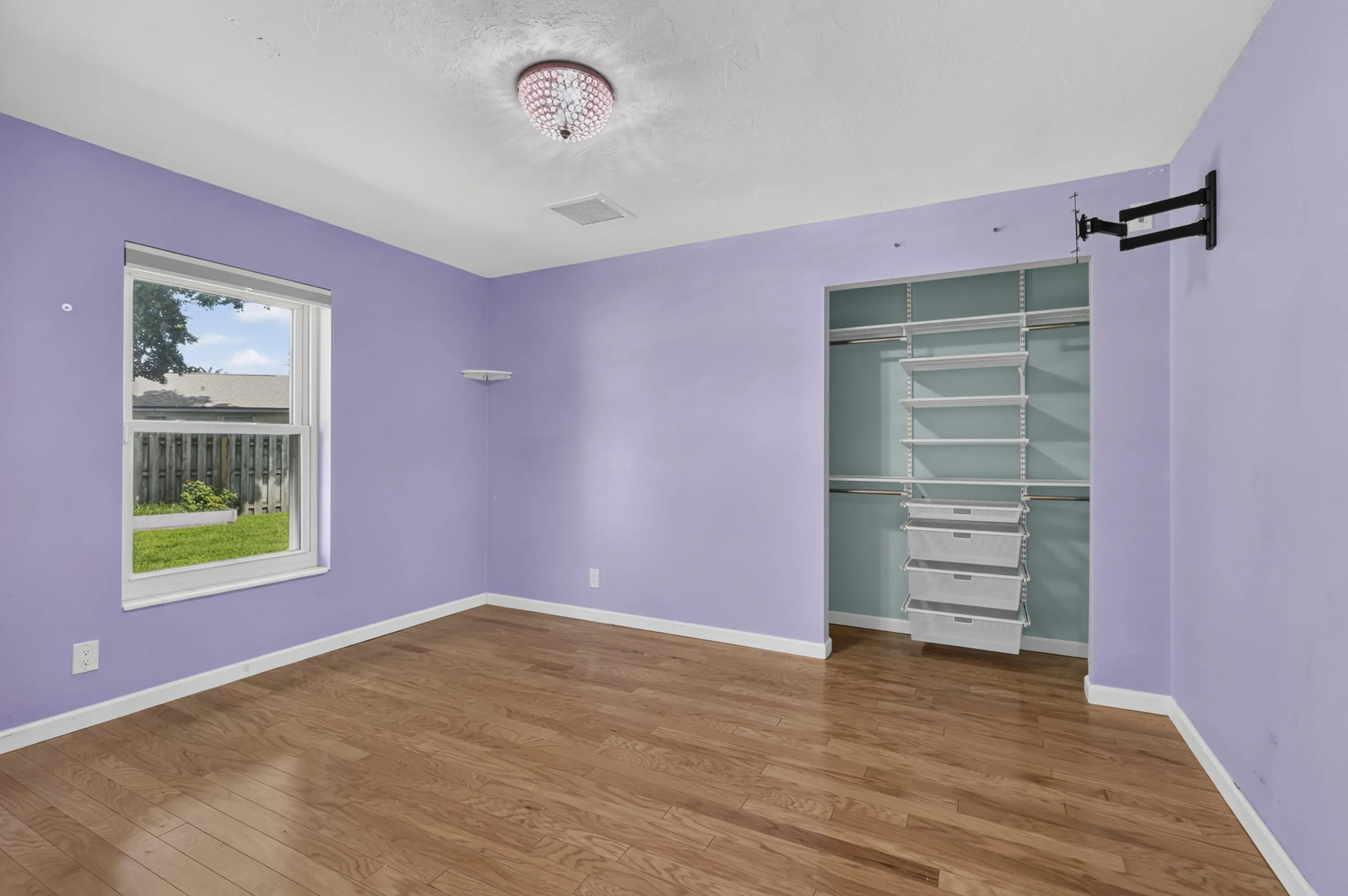 127 Raven Court