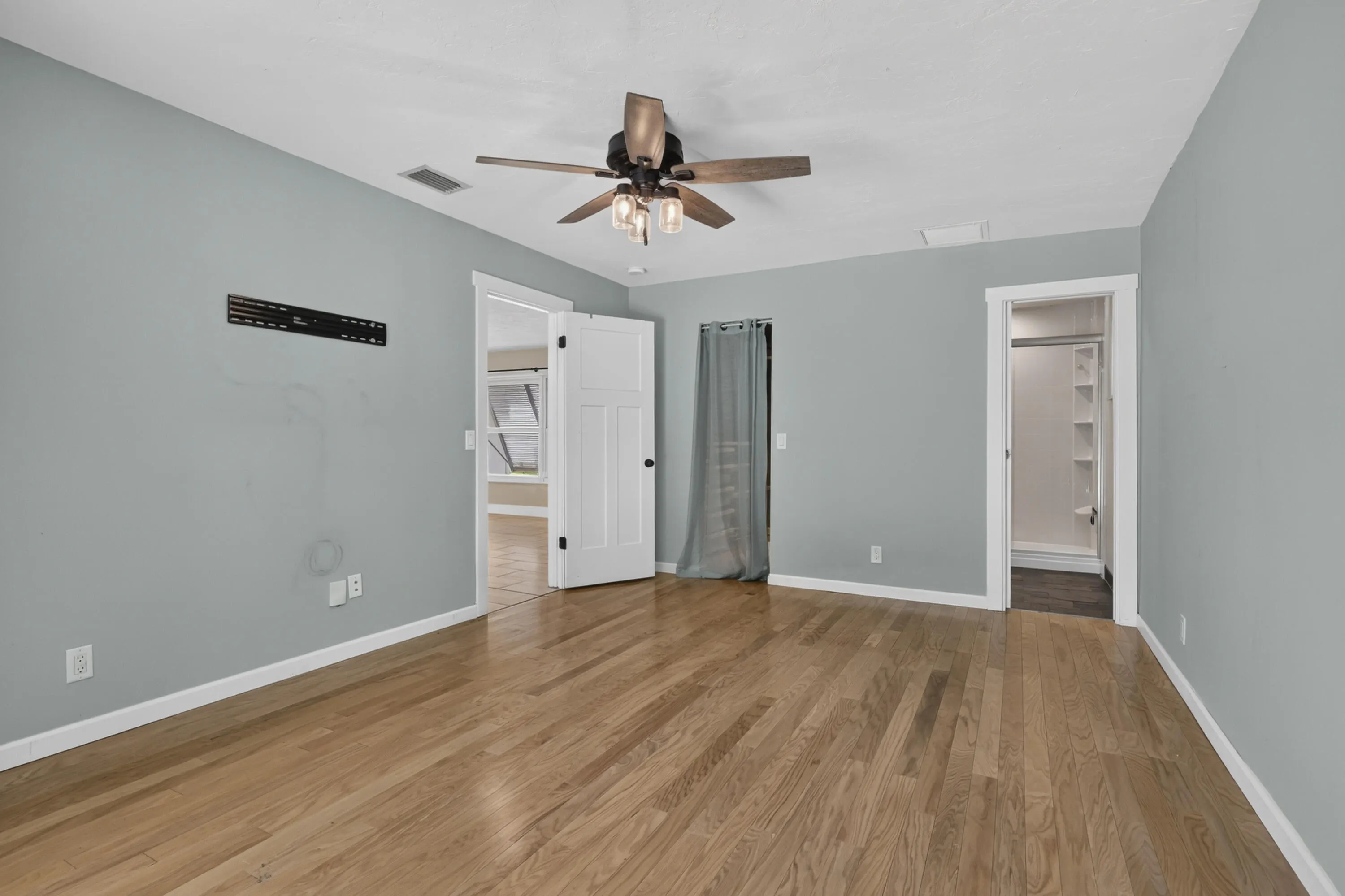 127 Raven Court