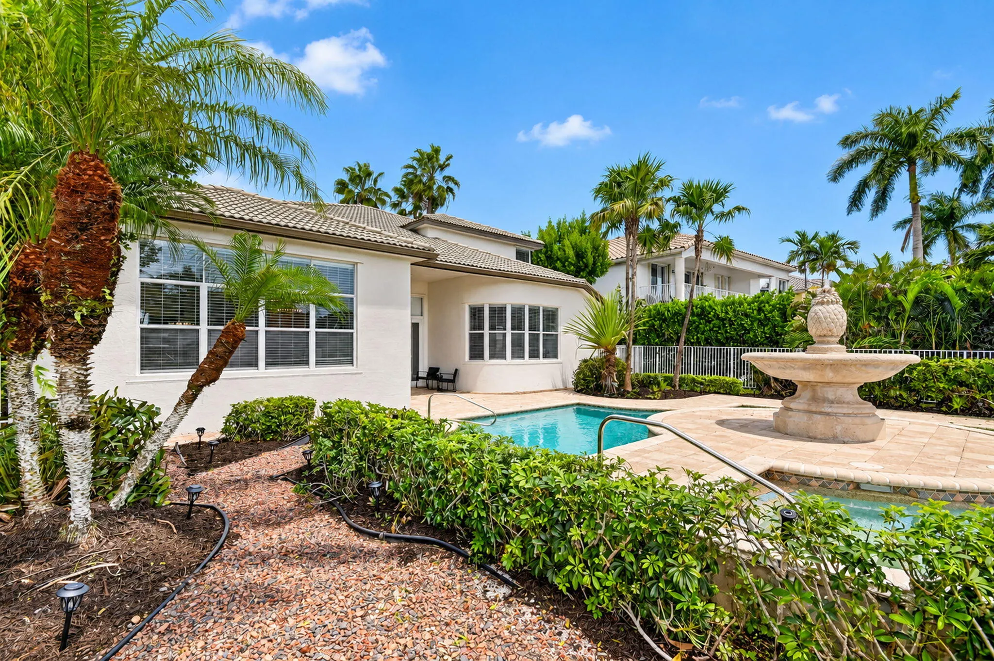2286 MERRIWEATHER Way