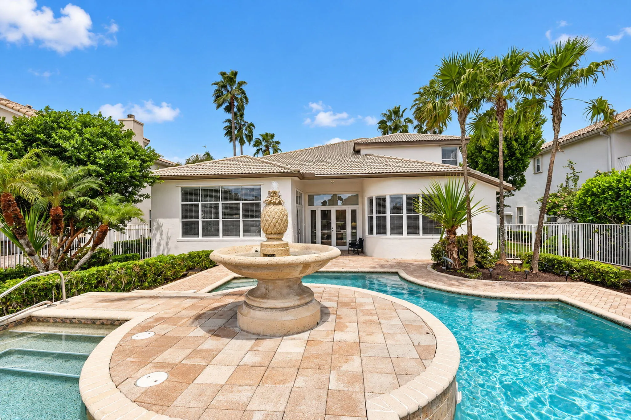 2286 MERRIWEATHER Way