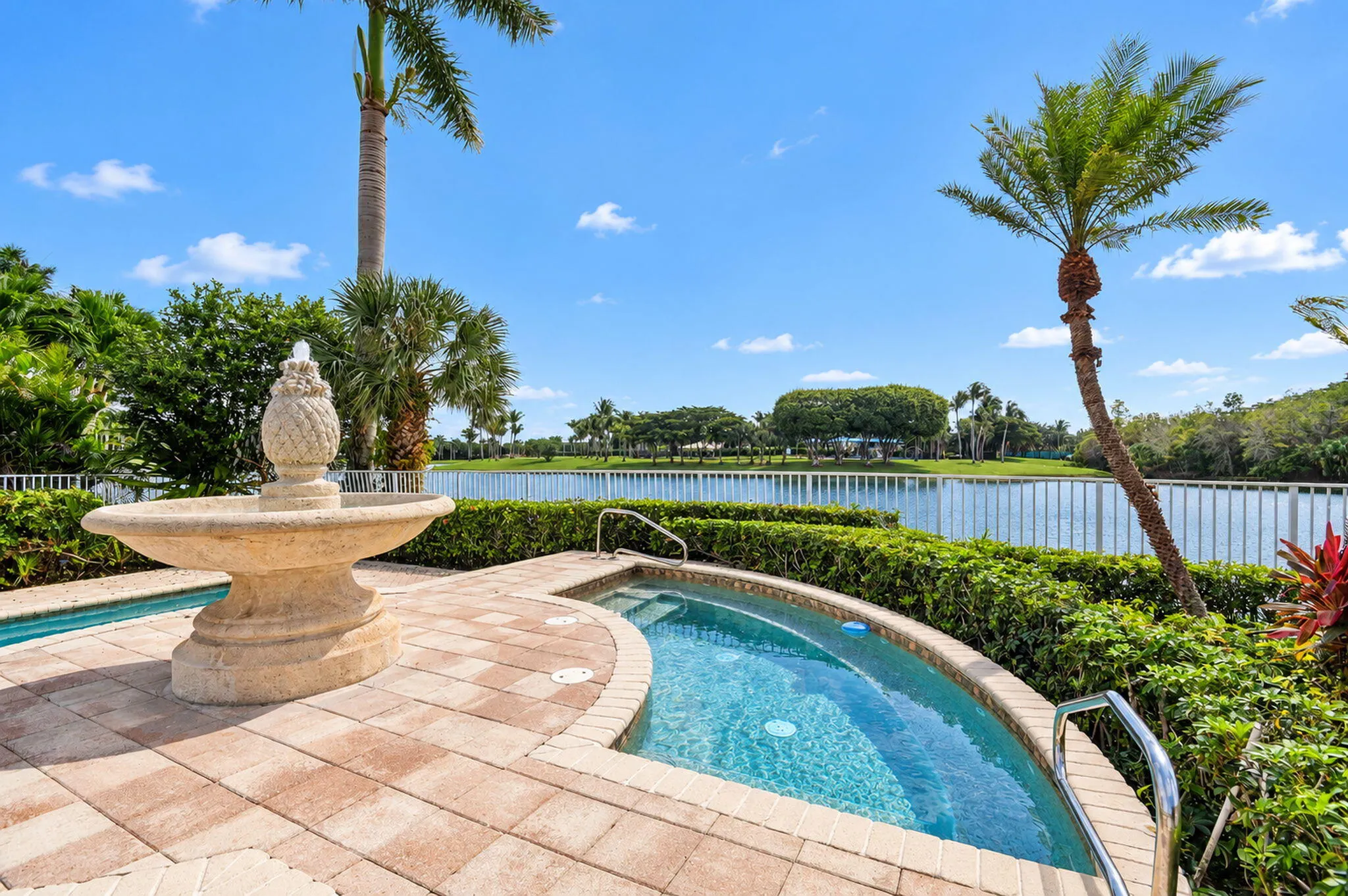 2286 MERRIWEATHER Way