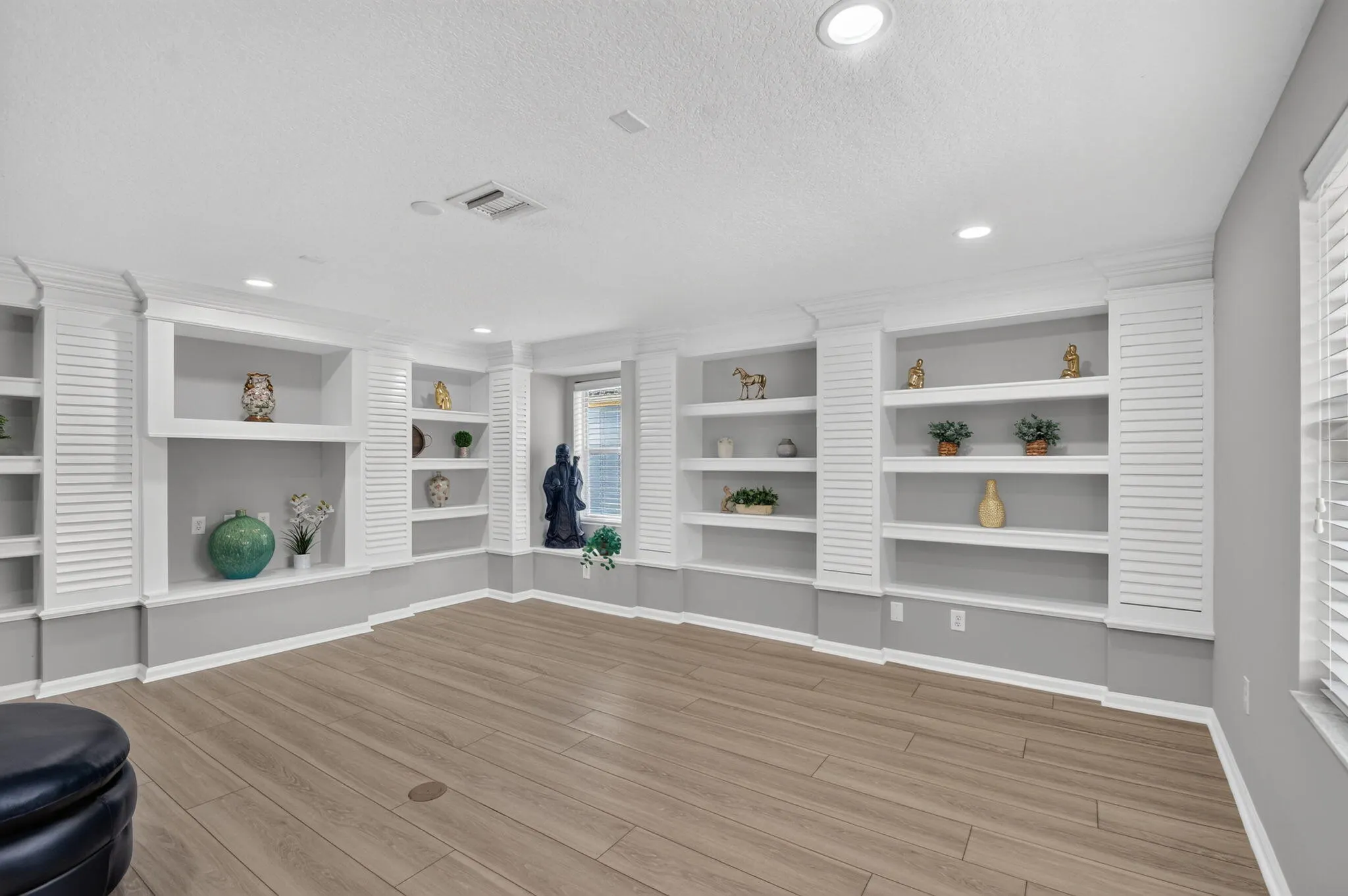 2286 MERRIWEATHER Way