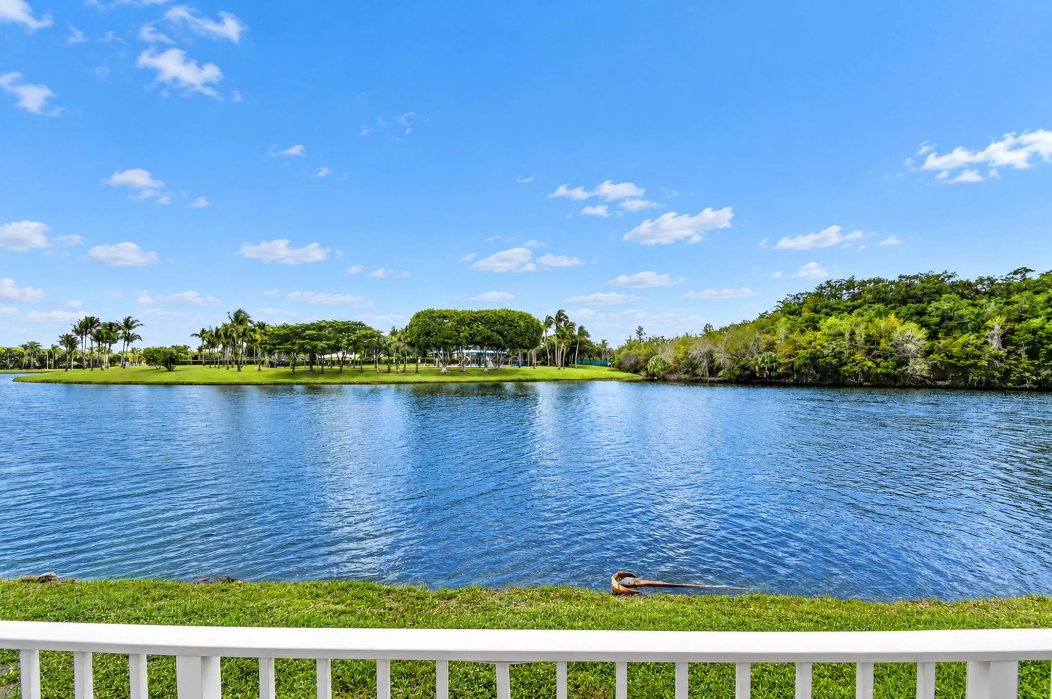 2286 MERRIWEATHER Way