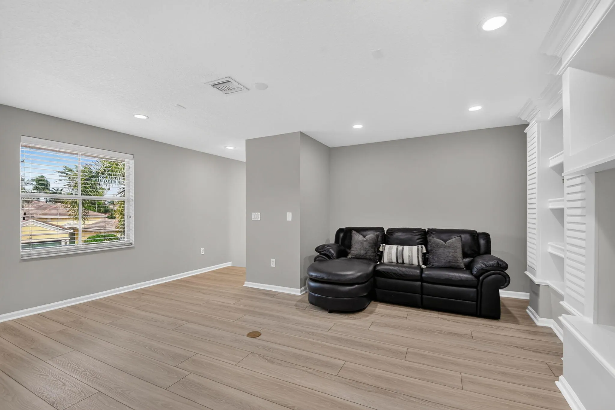 2286 MERRIWEATHER Way