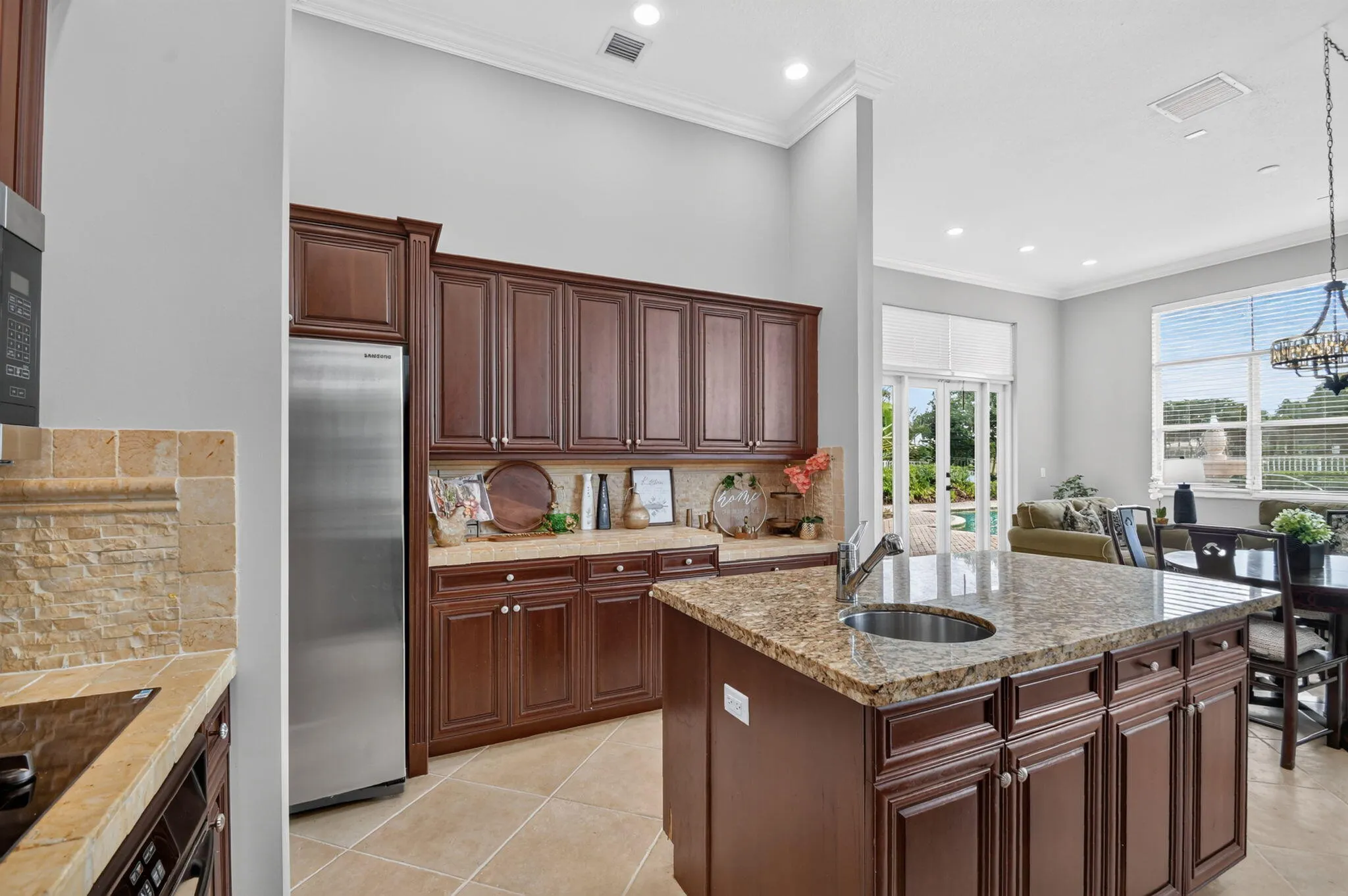 2286 MERRIWEATHER Way
