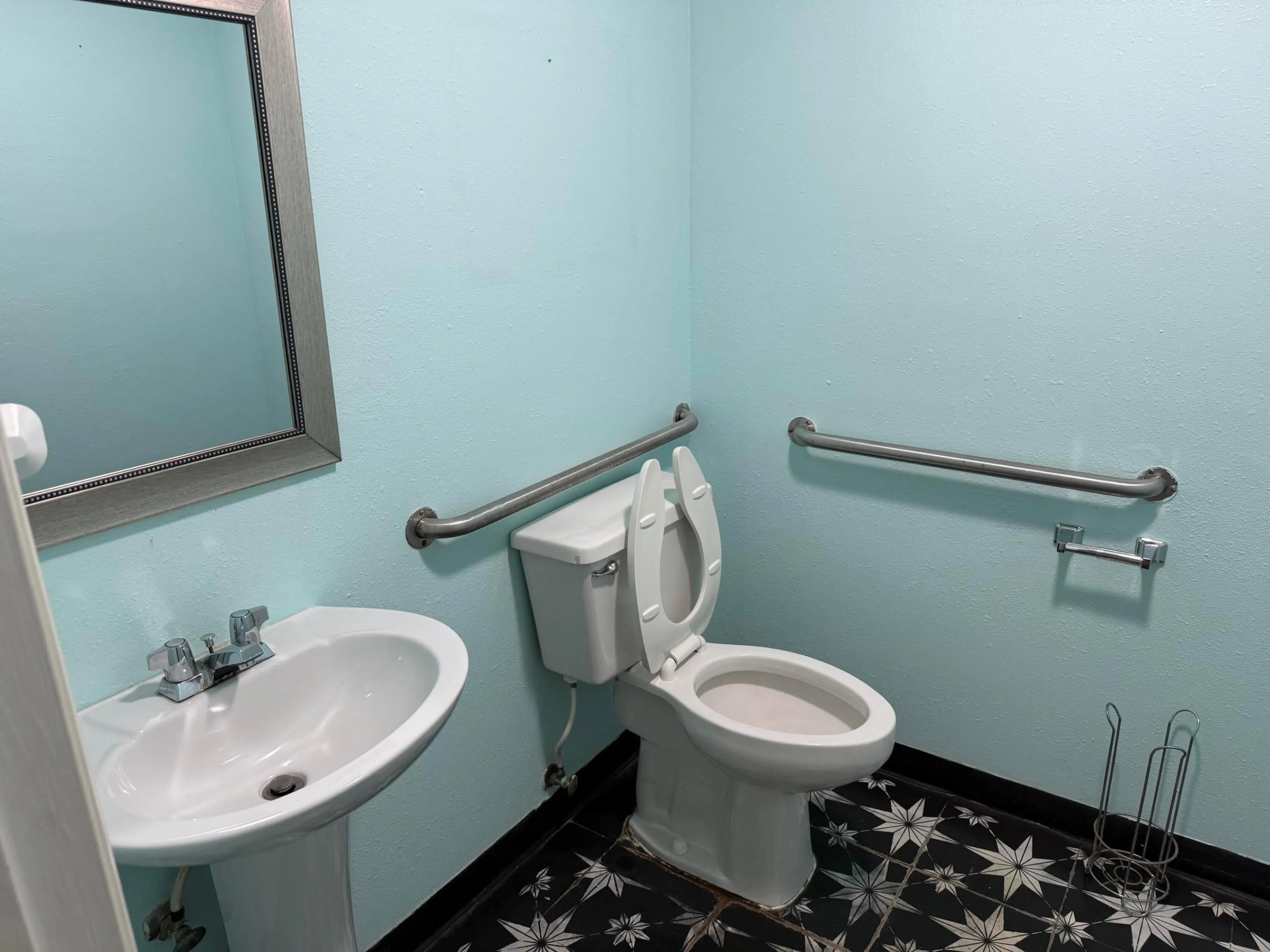 950 N Courtenay Parkway #13