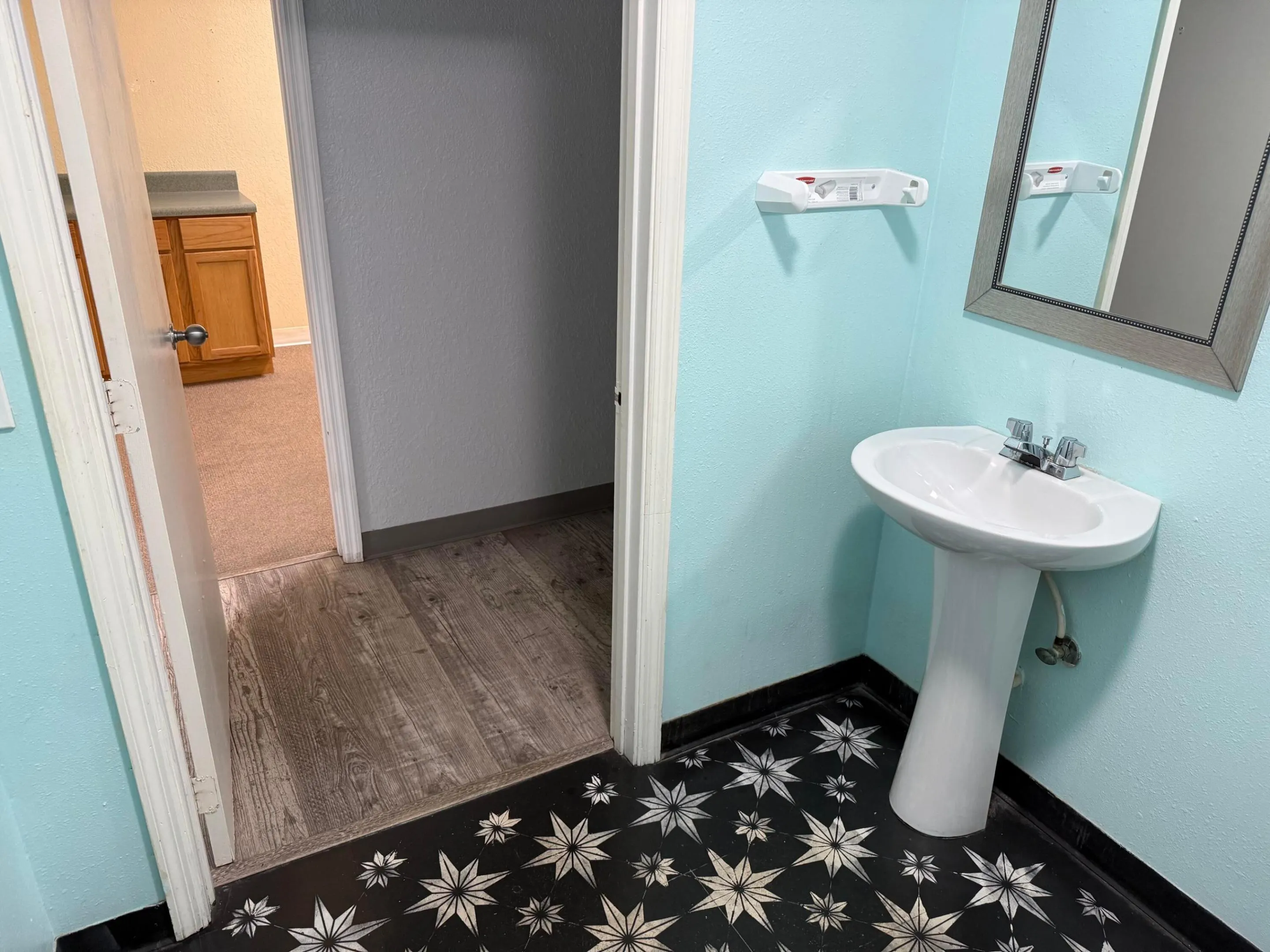 950 N Courtenay Parkway #13