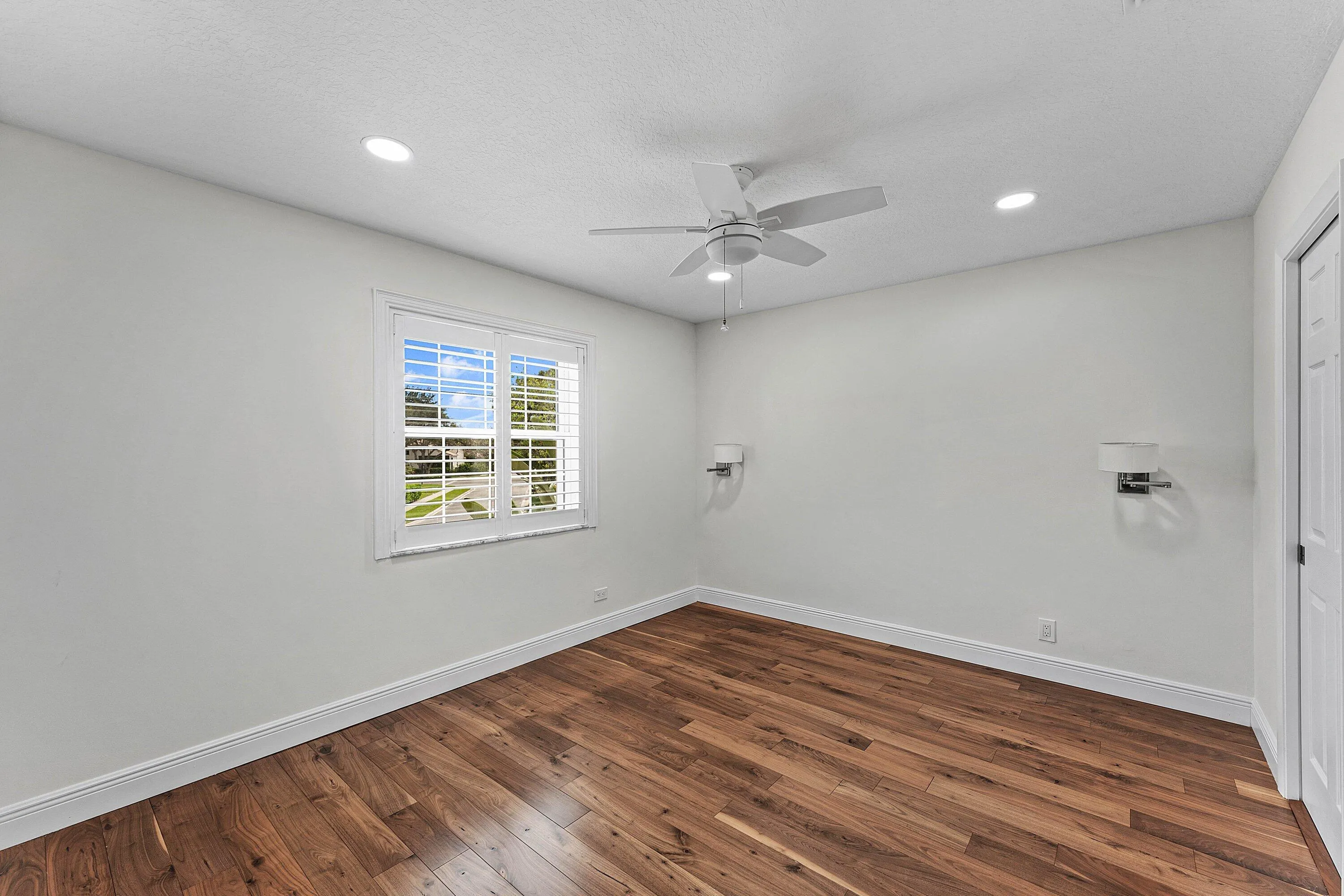 6486 Brava Way