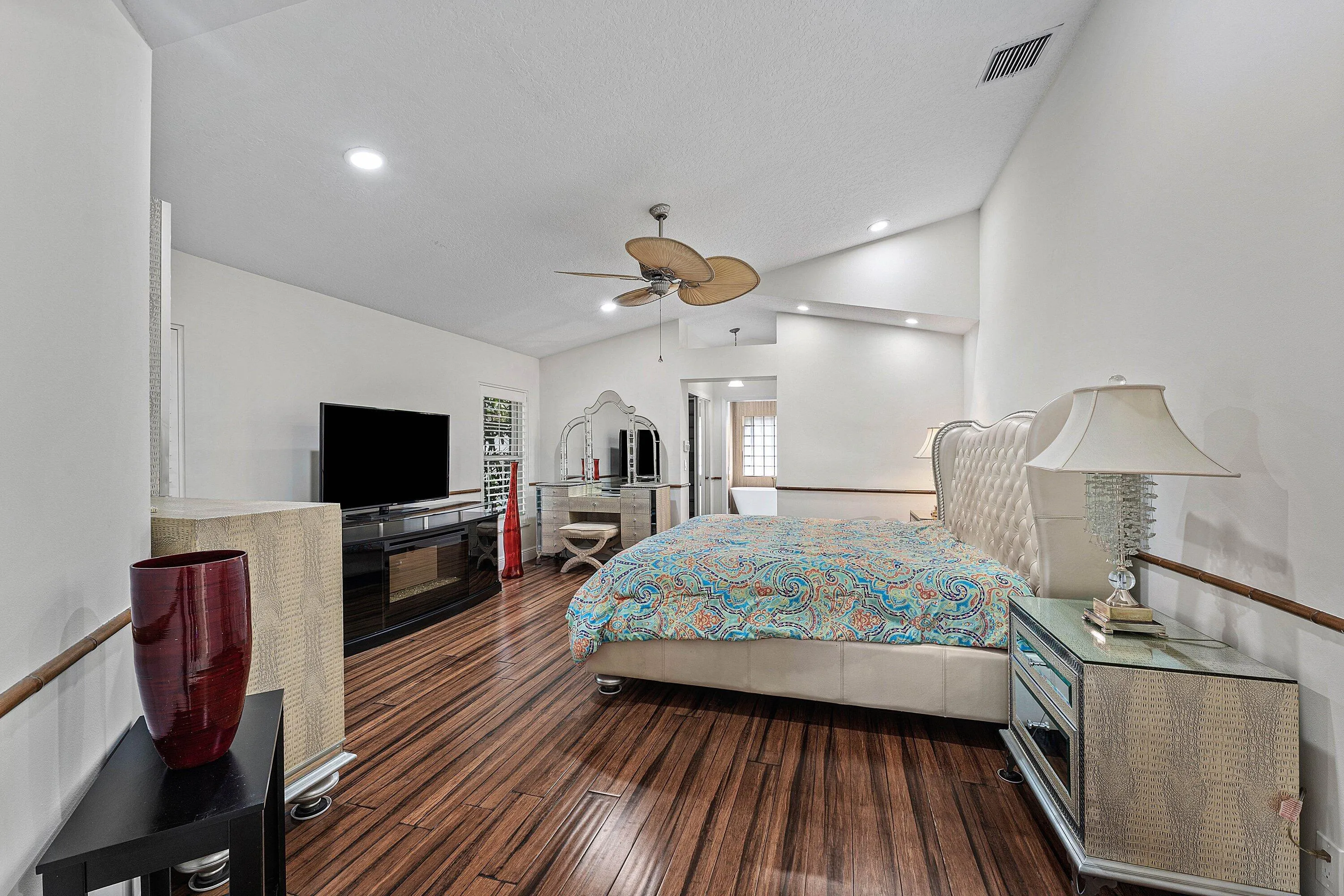 6486 Brava Way