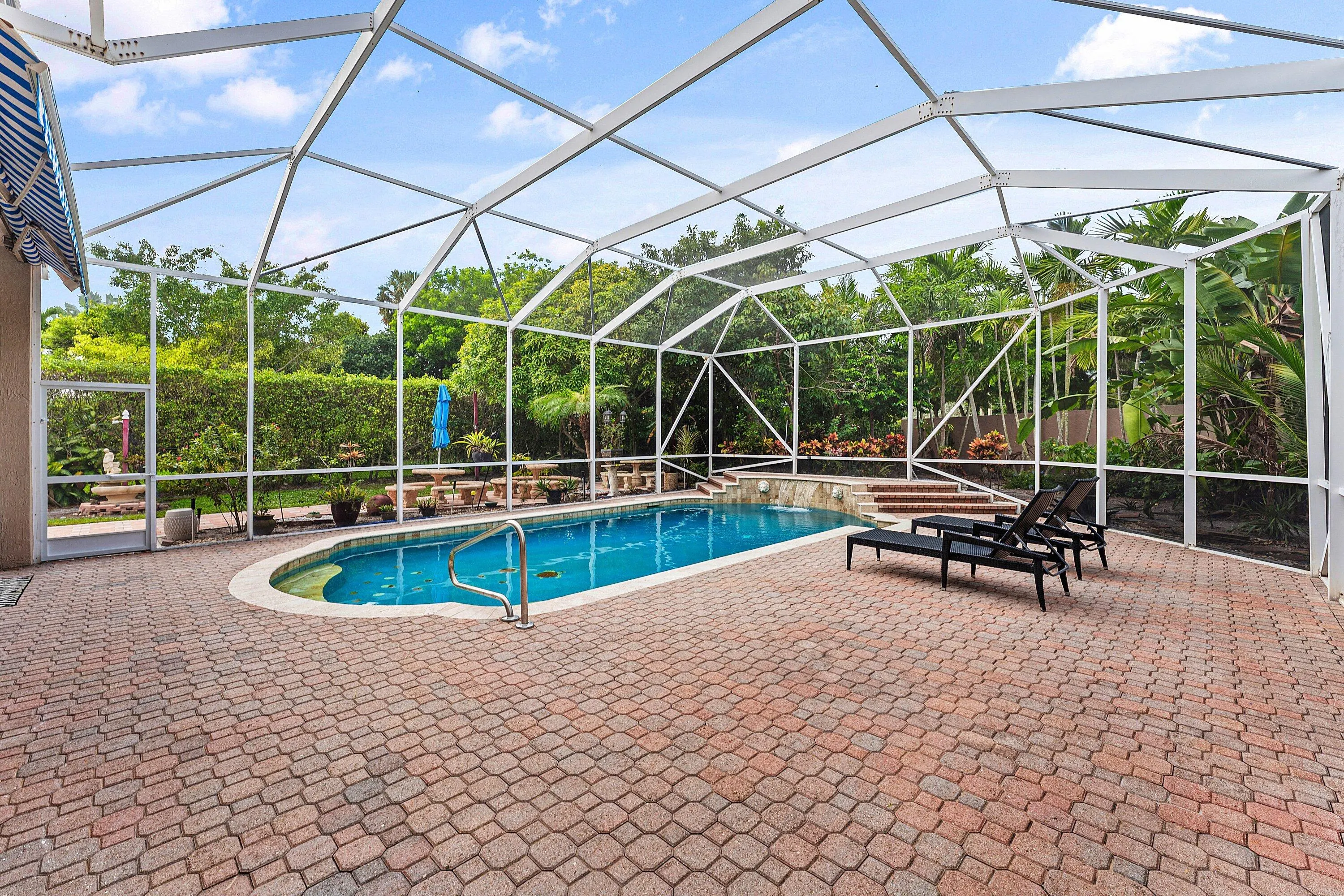 6486 Brava Way