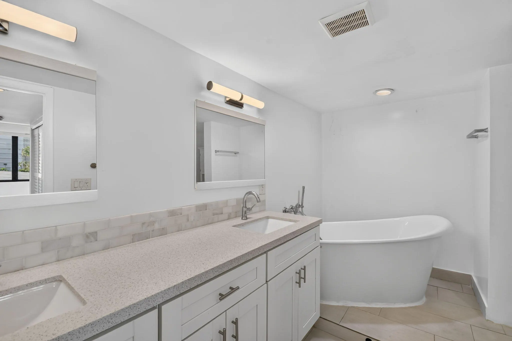 3589 S OCEAN Boulevard #303