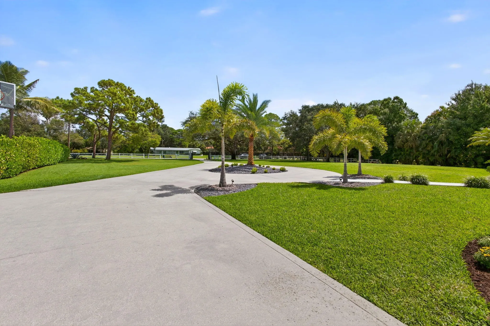 4628 Square Lake Drive