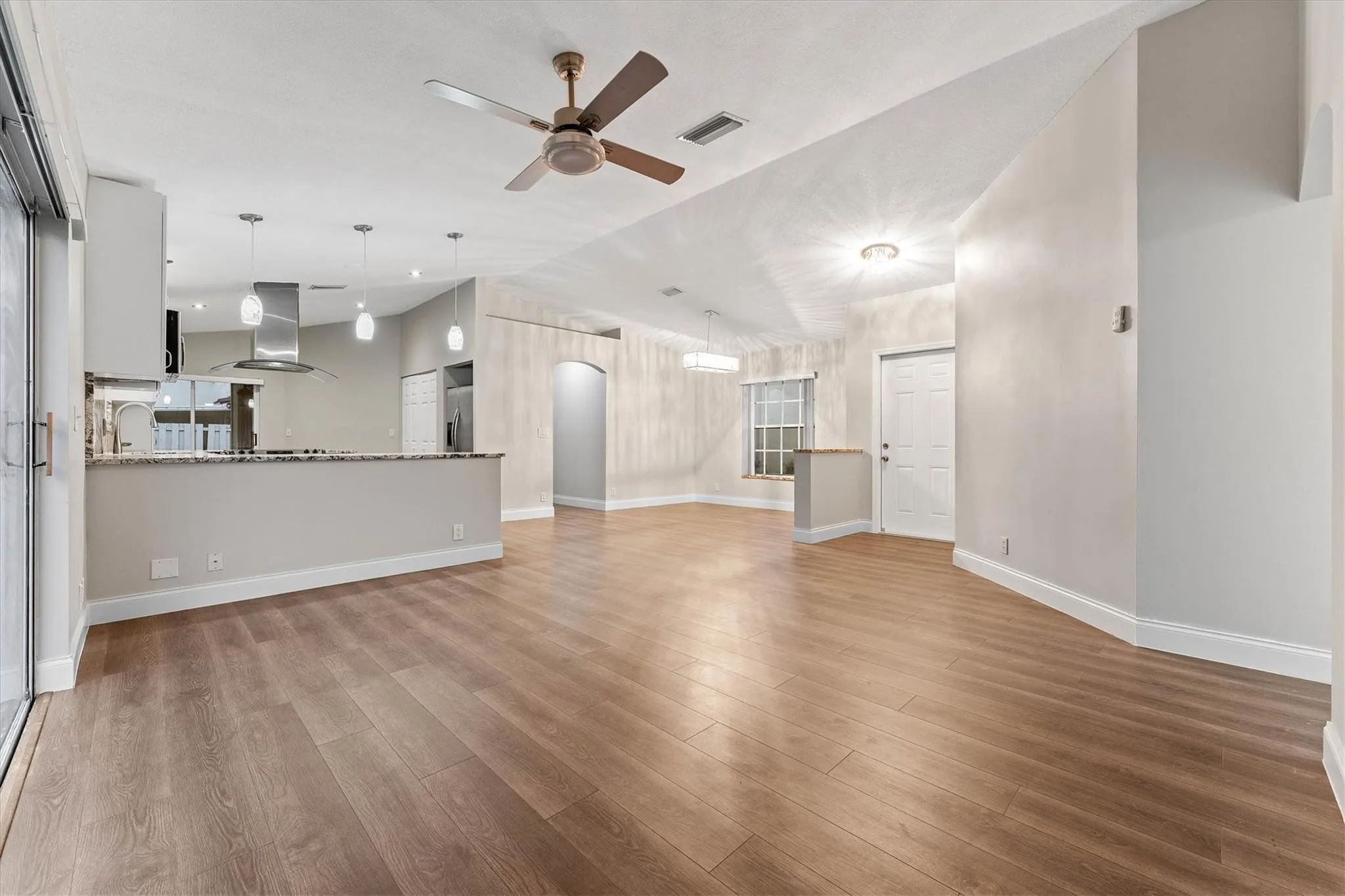 6000 NW 43RD Terrace