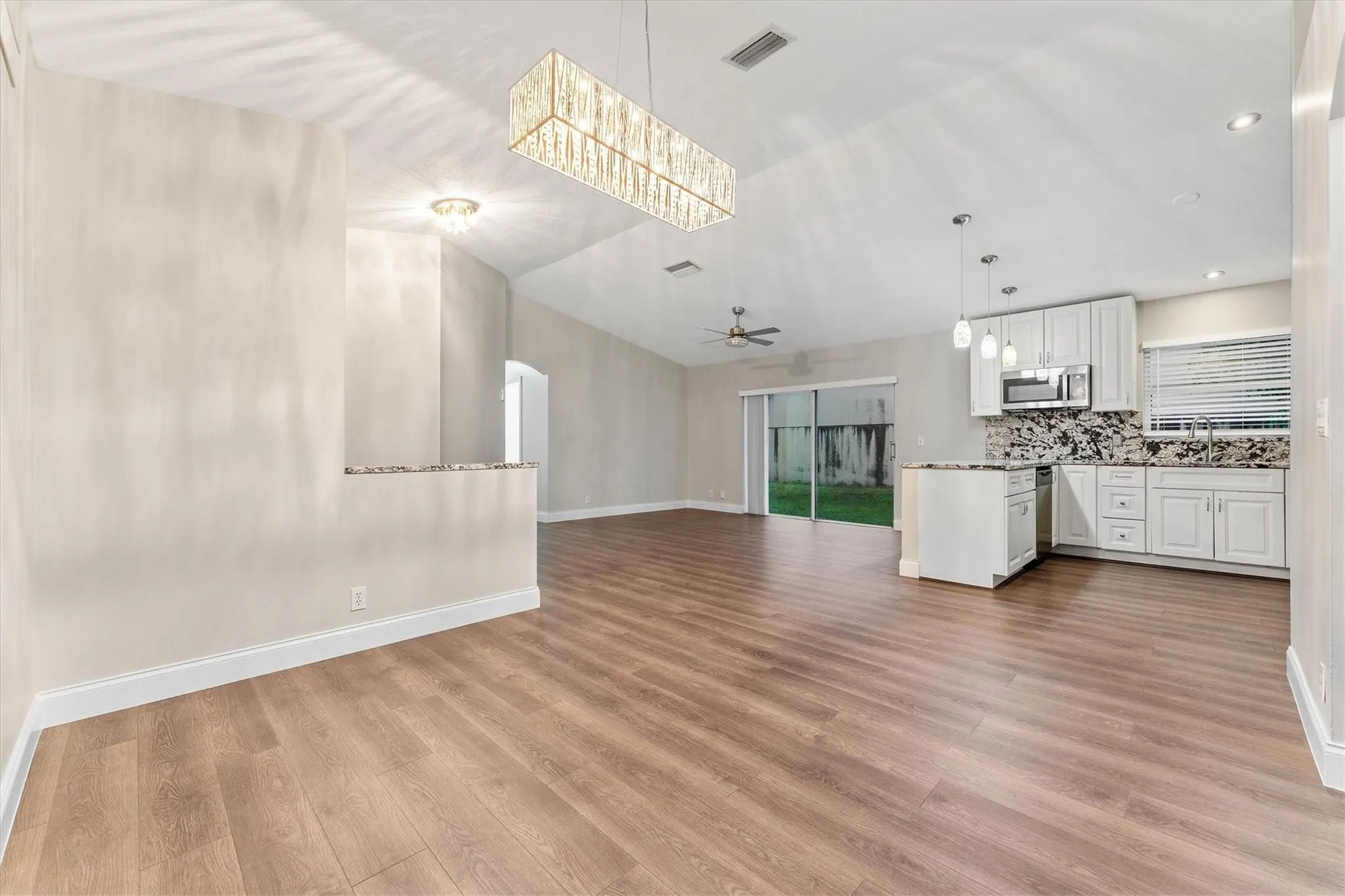 6000 NW 43RD Terrace