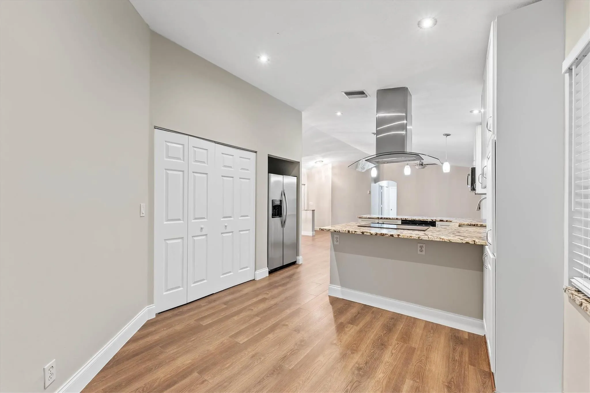 6000 NW 43RD Terrace