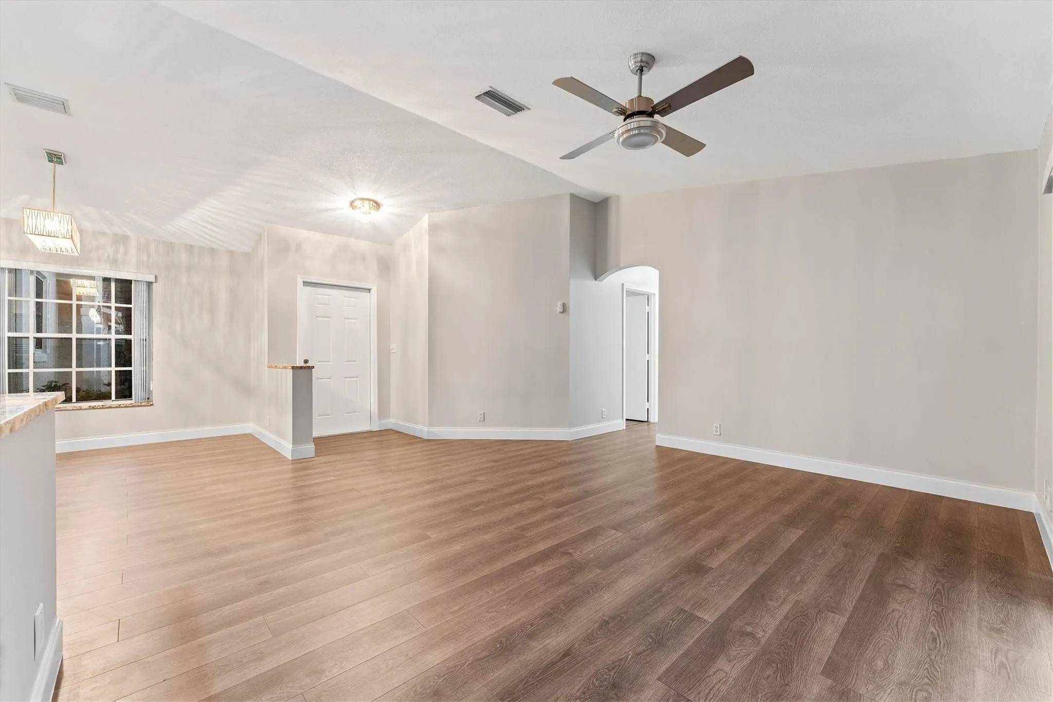 6000 NW 43RD Terrace