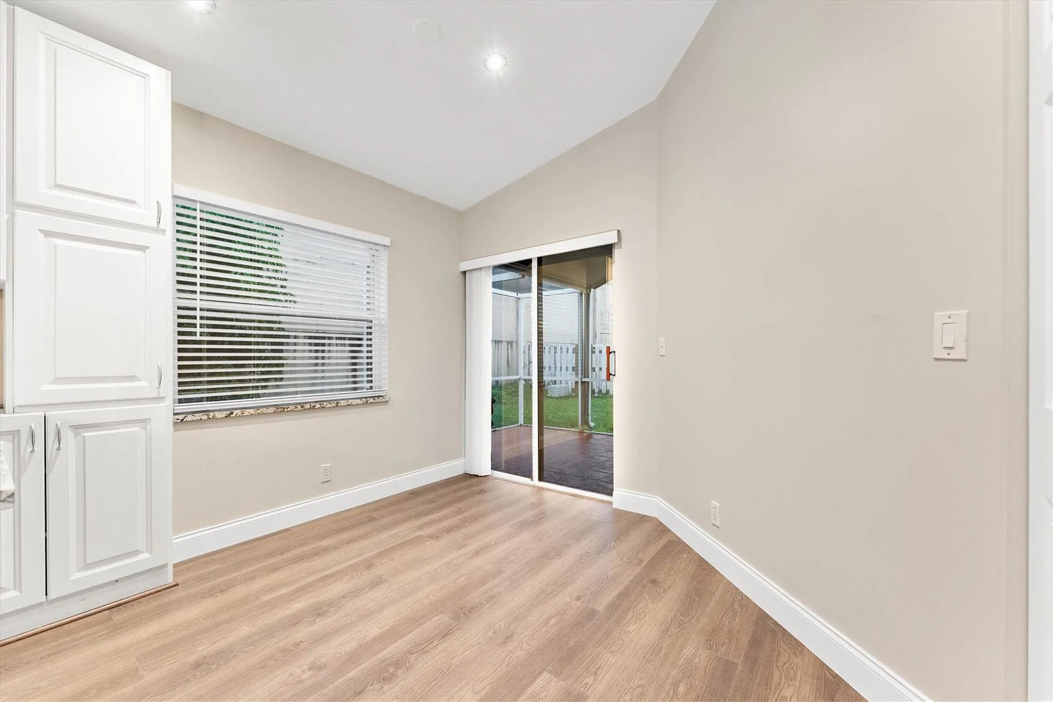 6000 NW 43RD Terrace