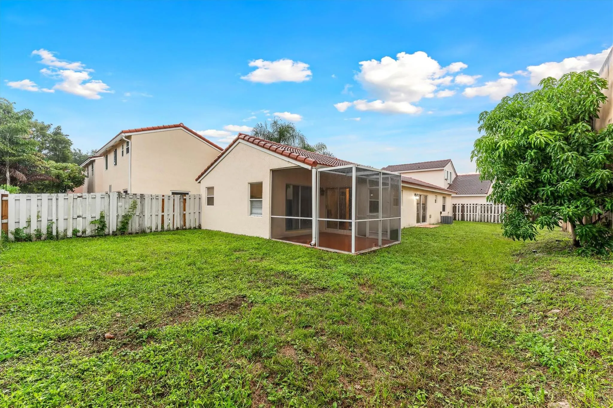 6000 NW 43RD Terrace