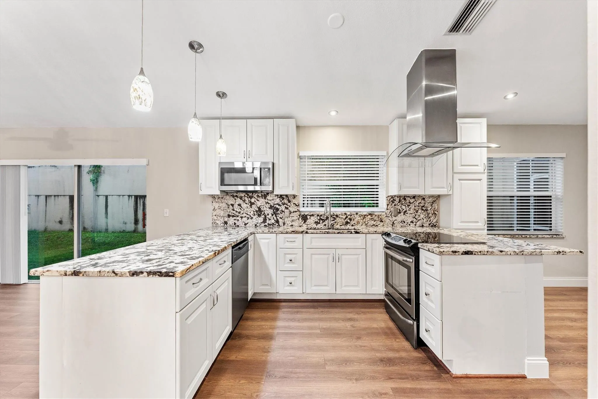 6000 NW 43RD Terrace