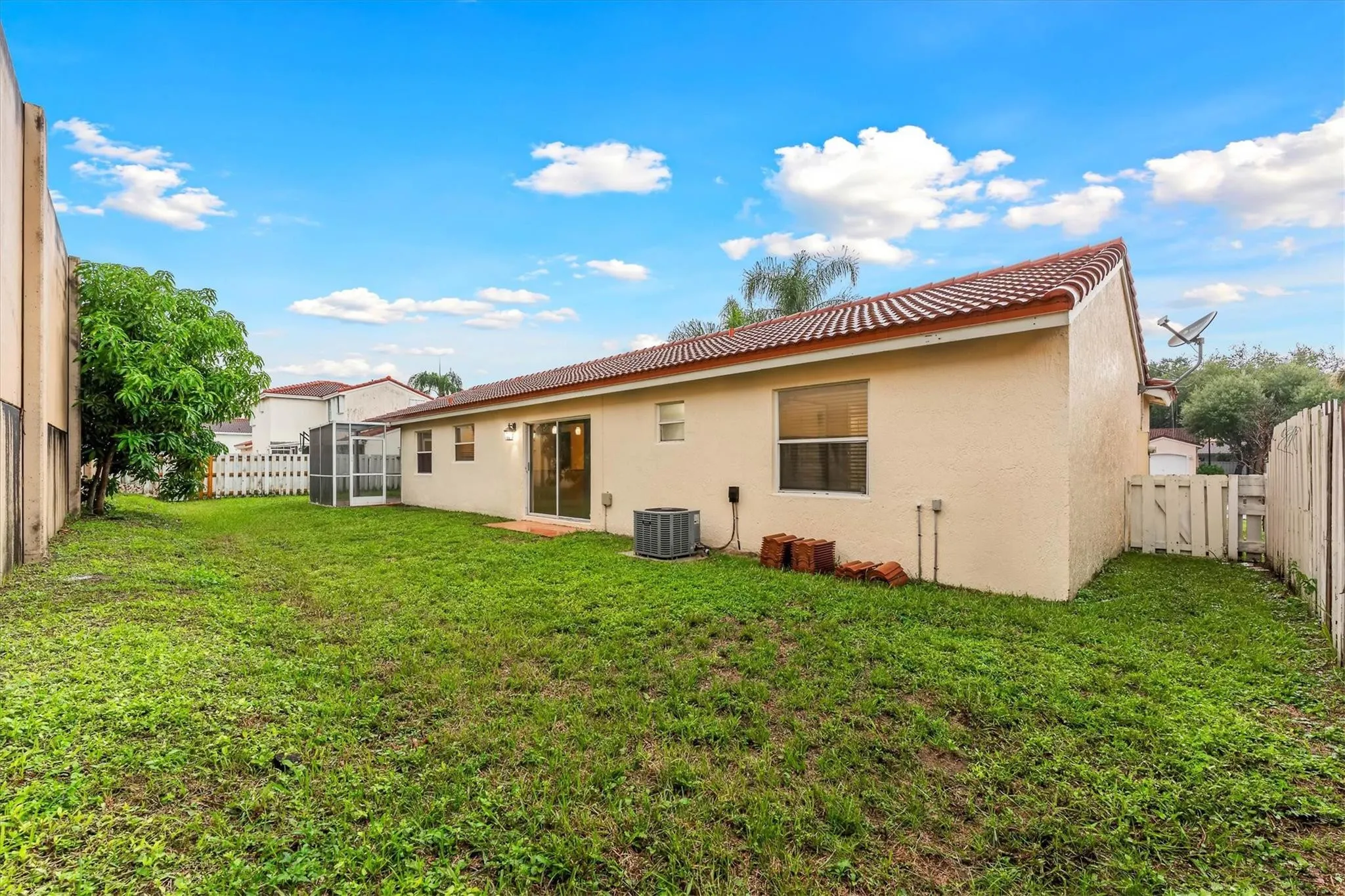 6000 NW 43RD Terrace