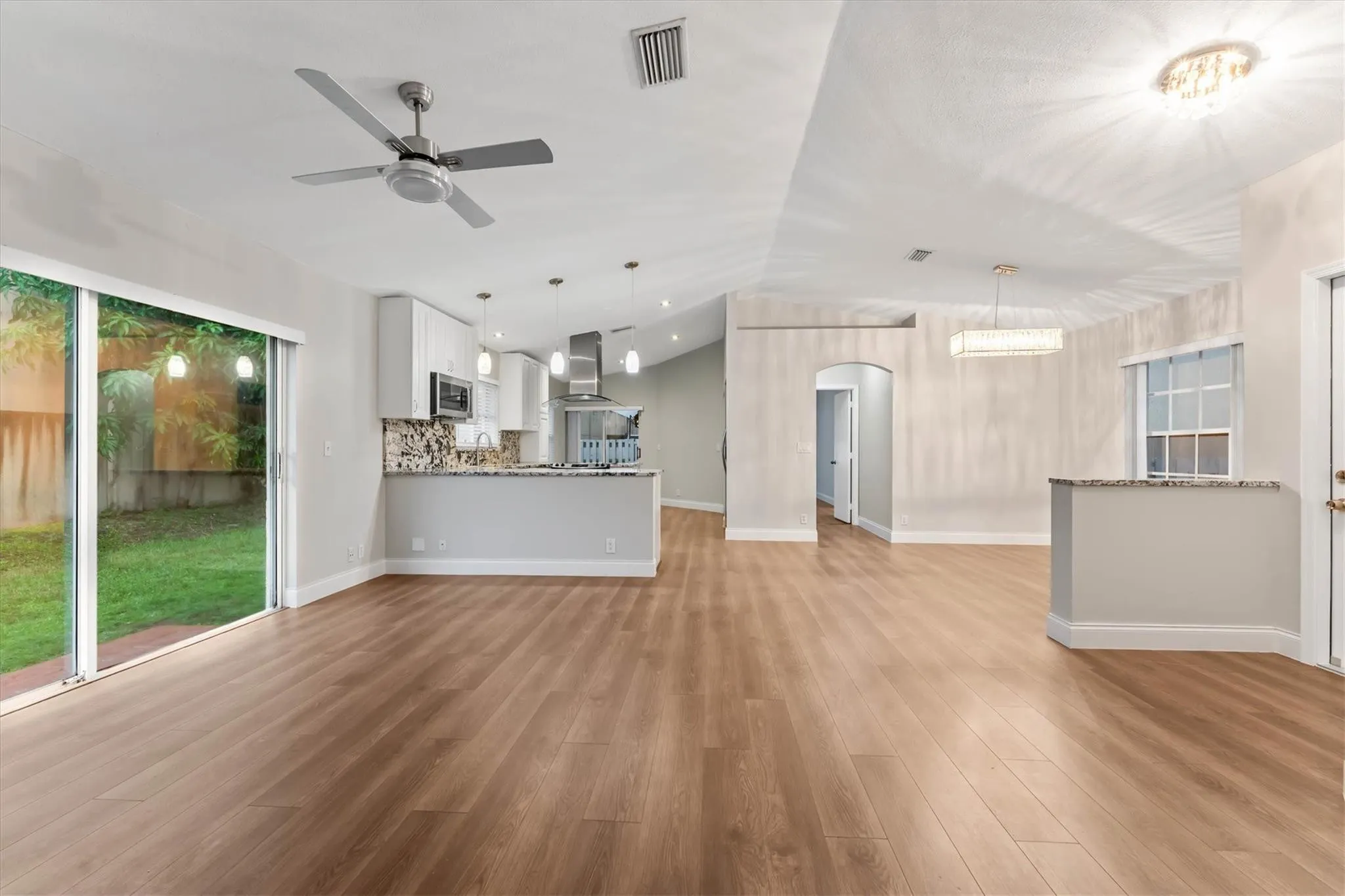 6000 NW 43RD Terrace