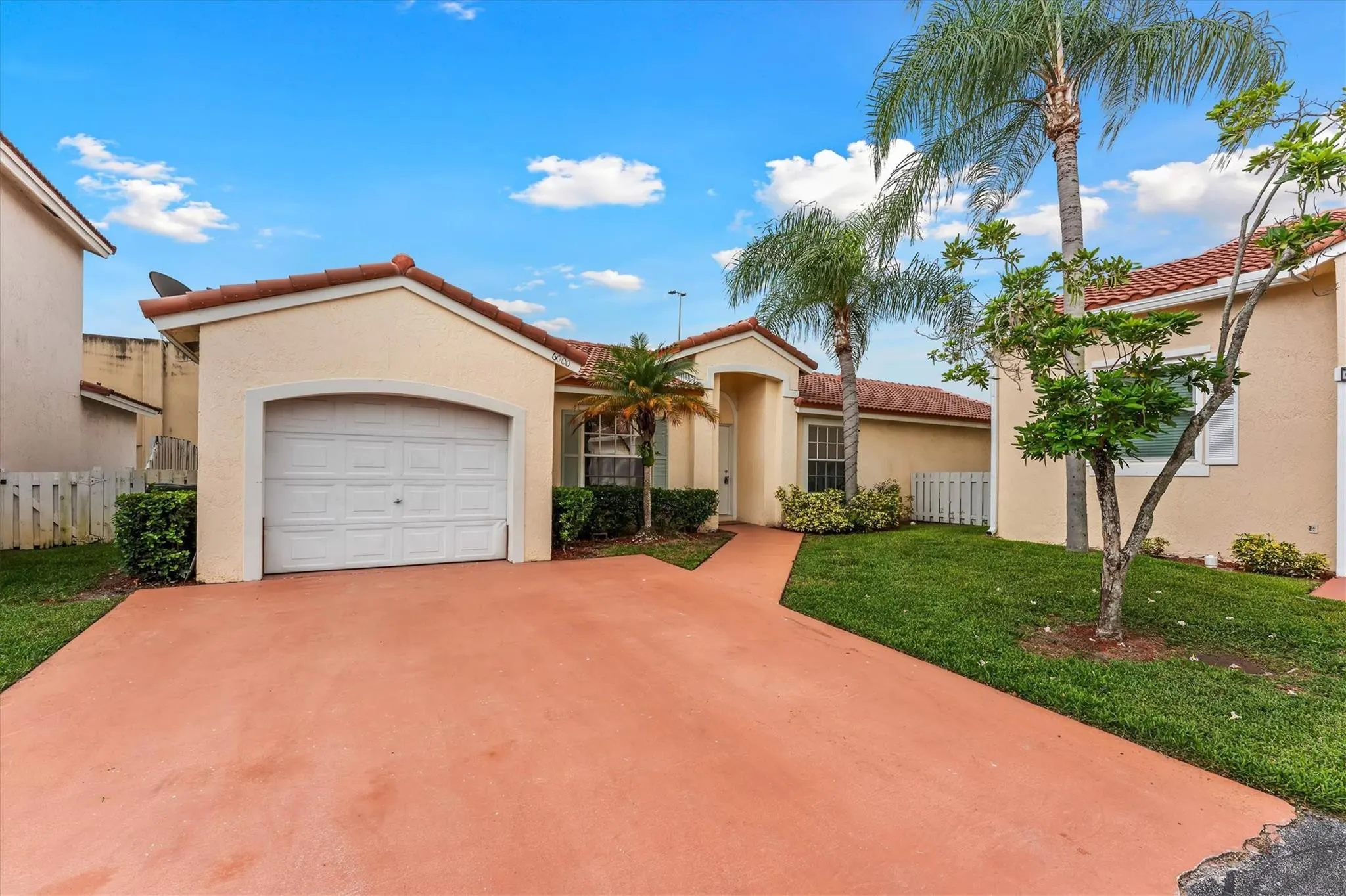6000 NW 43RD Terrace