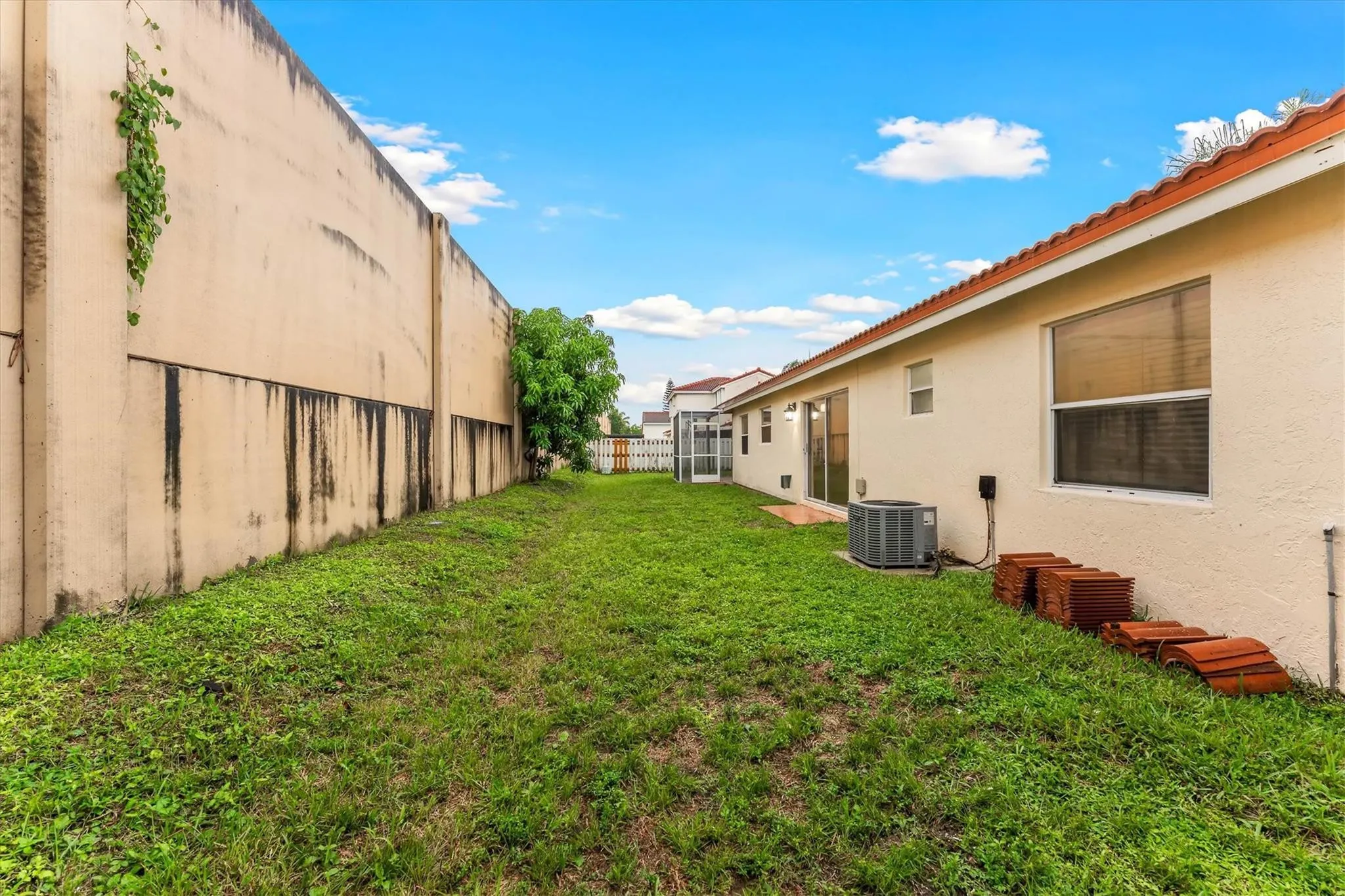 6000 NW 43RD Terrace