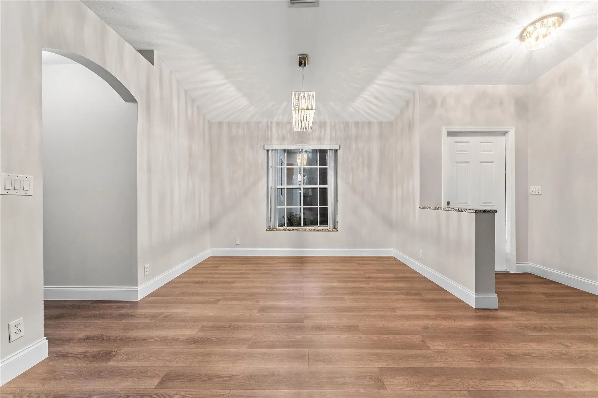 6000 NW 43RD Terrace