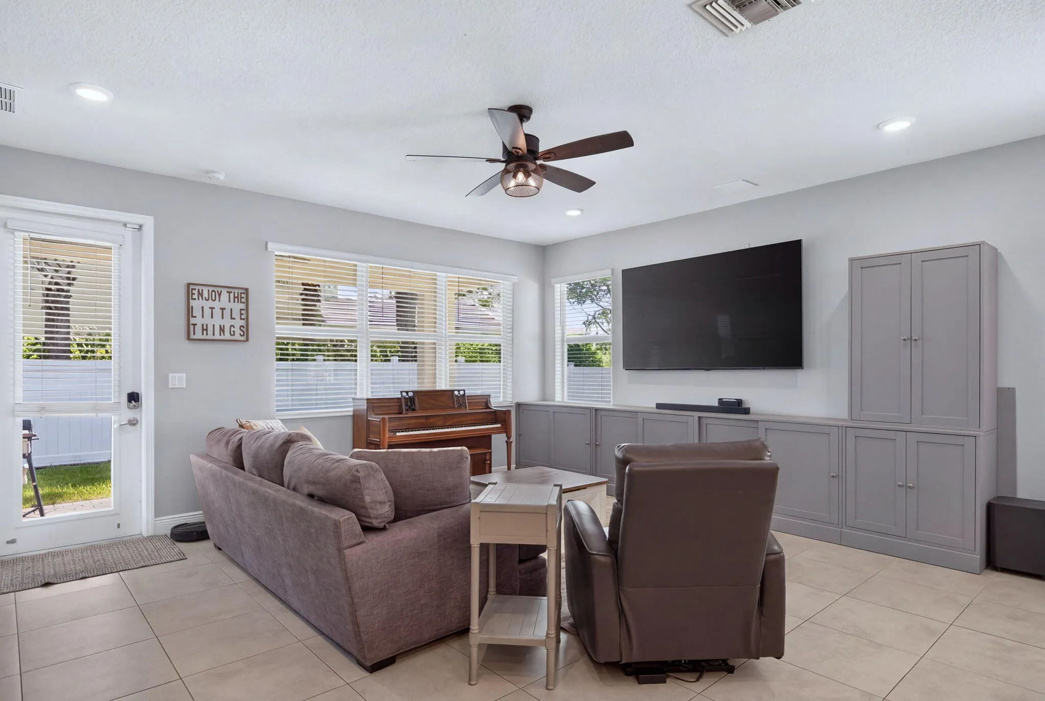 4080 Rosa Drive