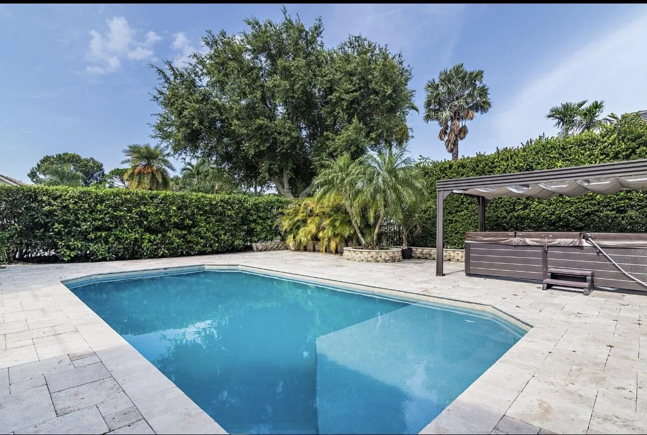125 Pembroke Drive #125