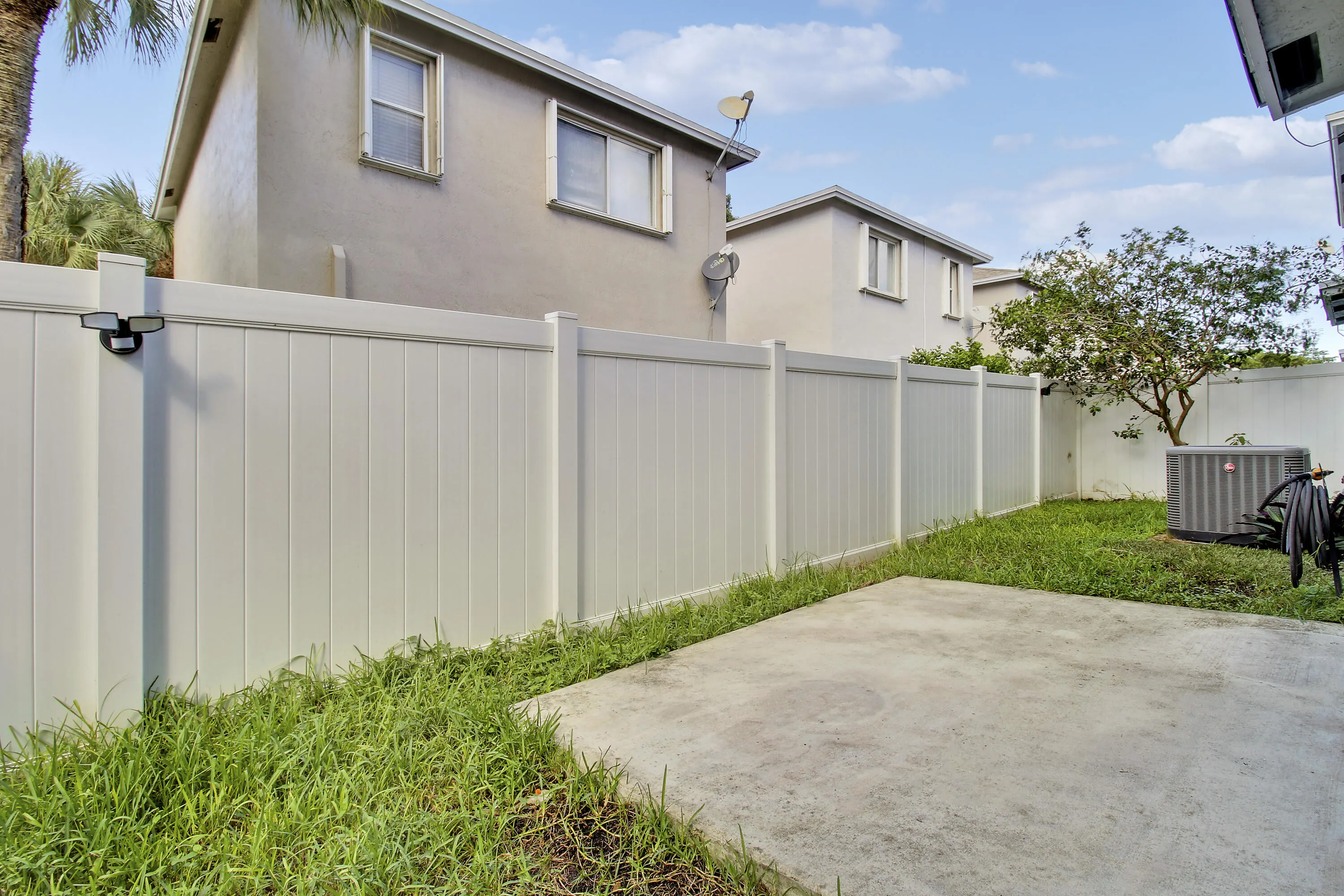 9561 Bradshaw Lane
