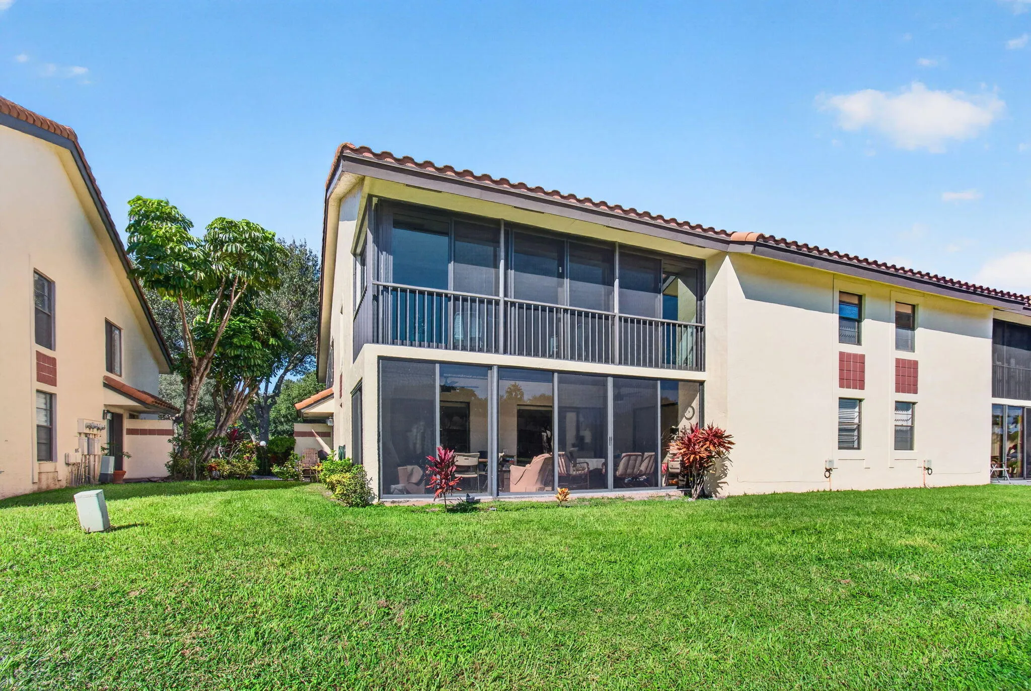 10383 S Circle Lake Drive #202