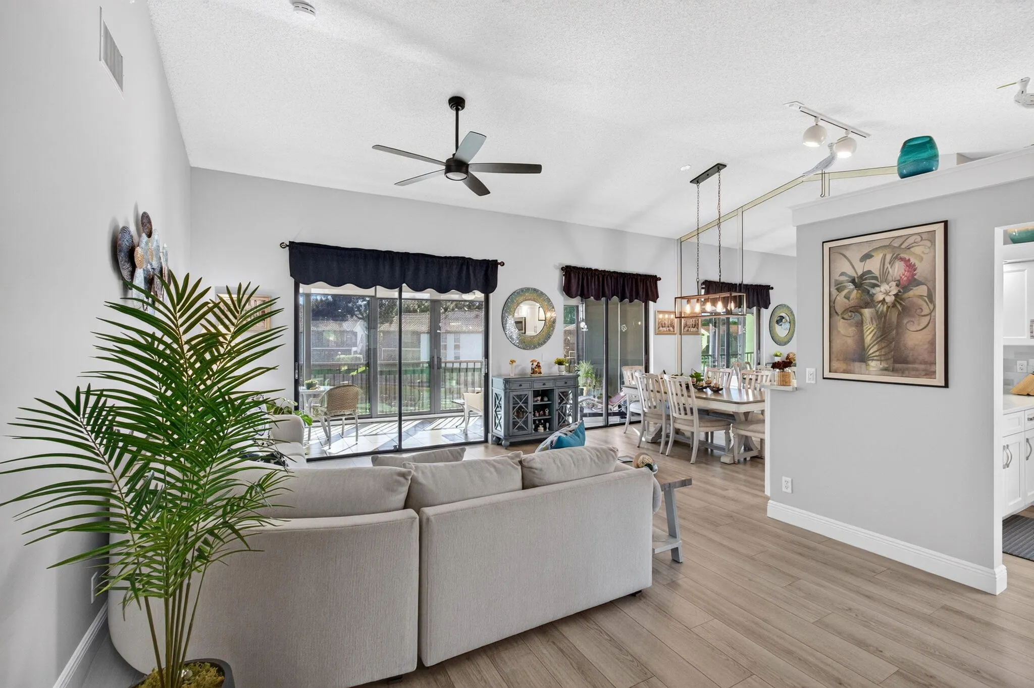 10383 S Circle Lake Drive #202