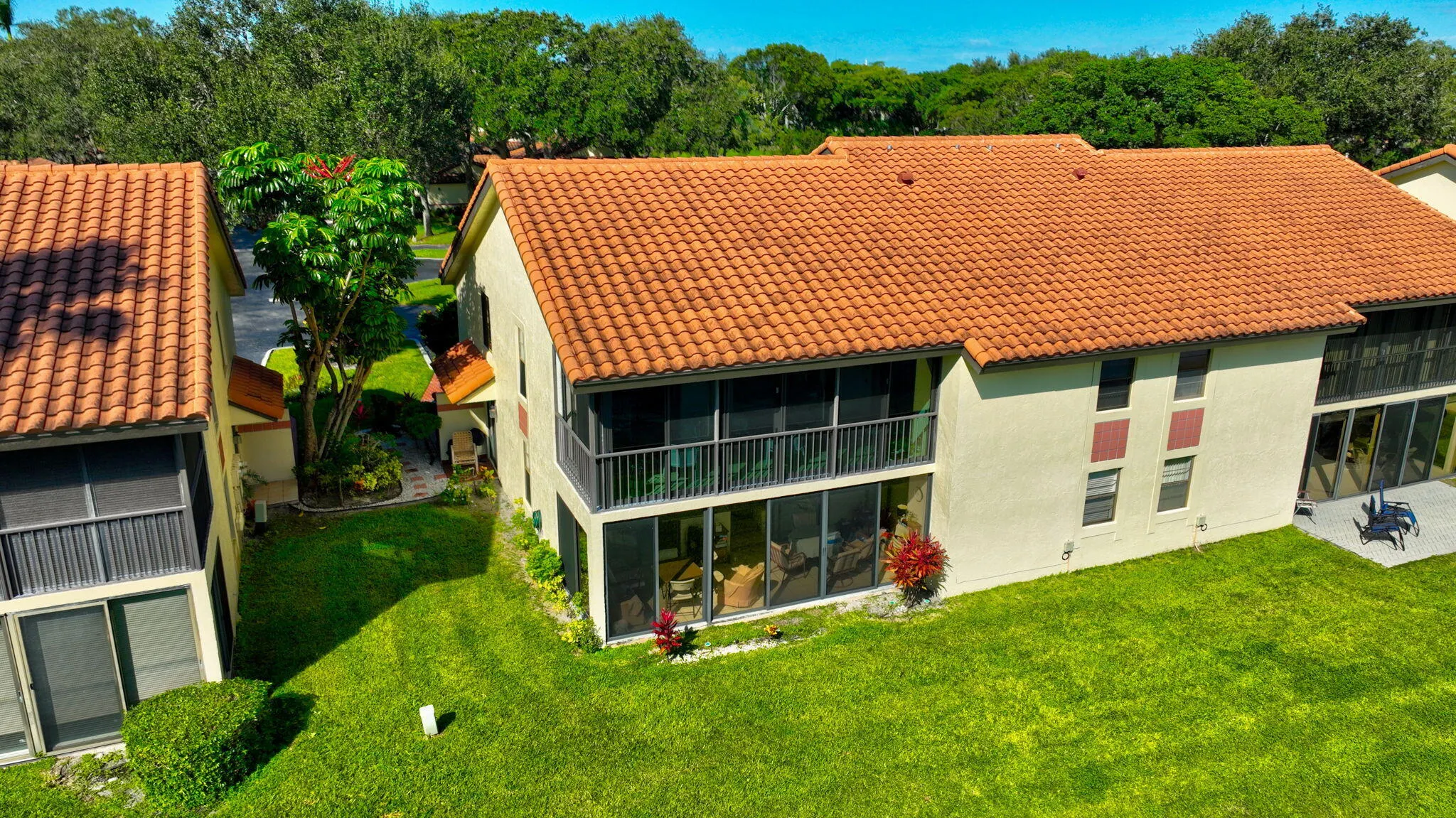 10383 S Circle Lake Drive #202