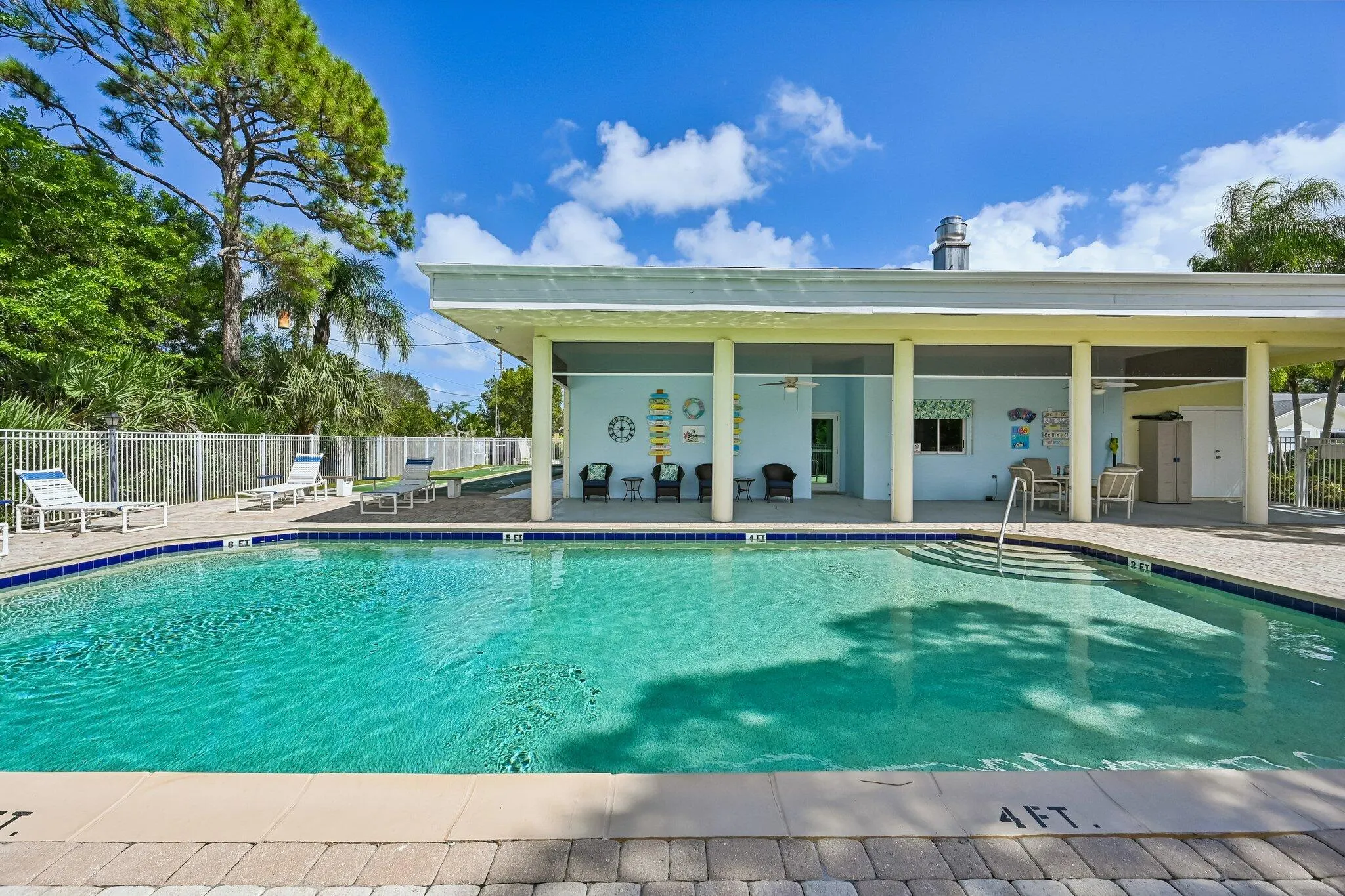 10843 SE SEA PINES Circle